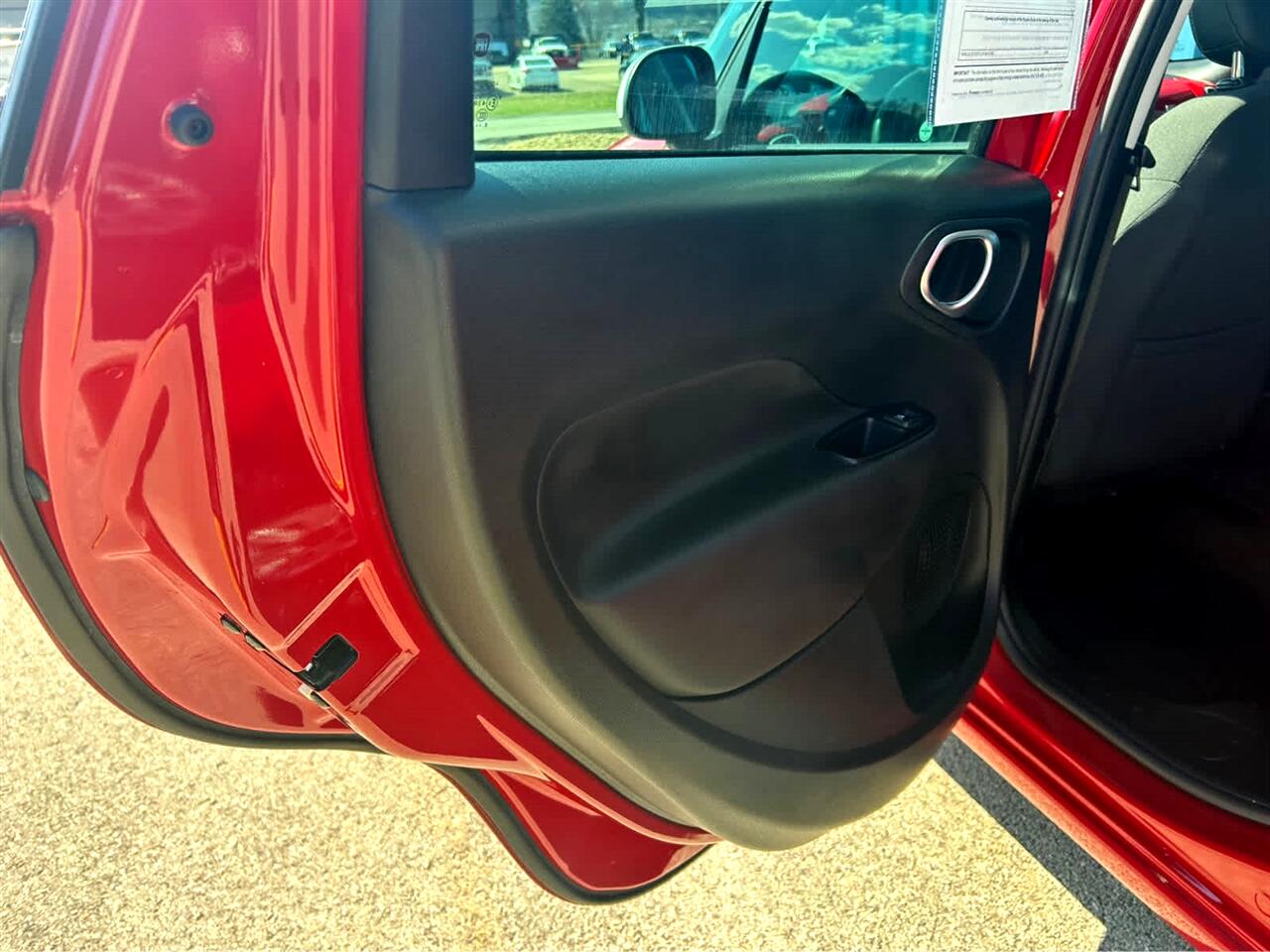 Vehicle image 31 of 33
