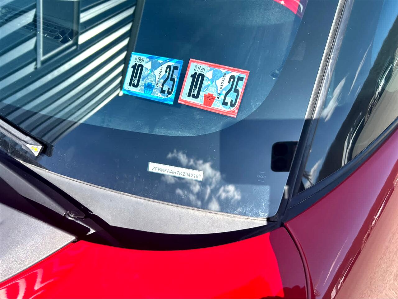 Vehicle image 27 of 33