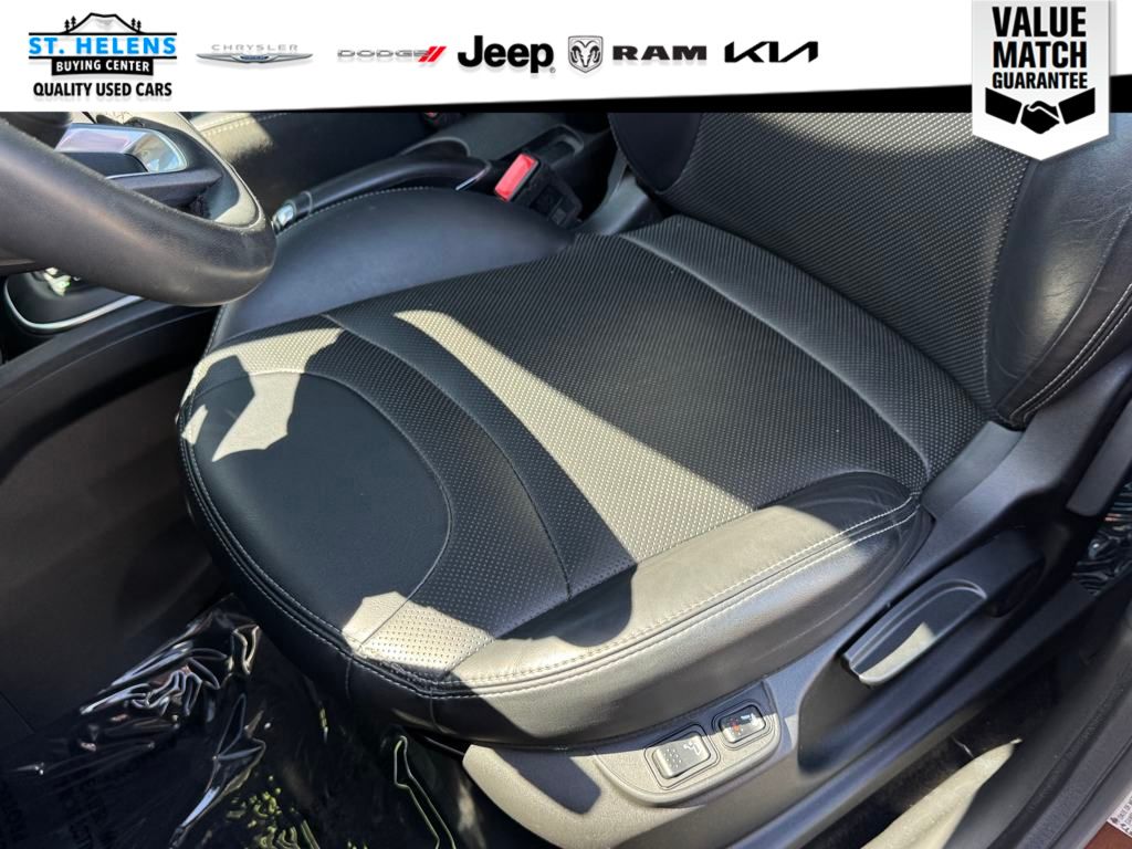 Vehicle image 25 of 29