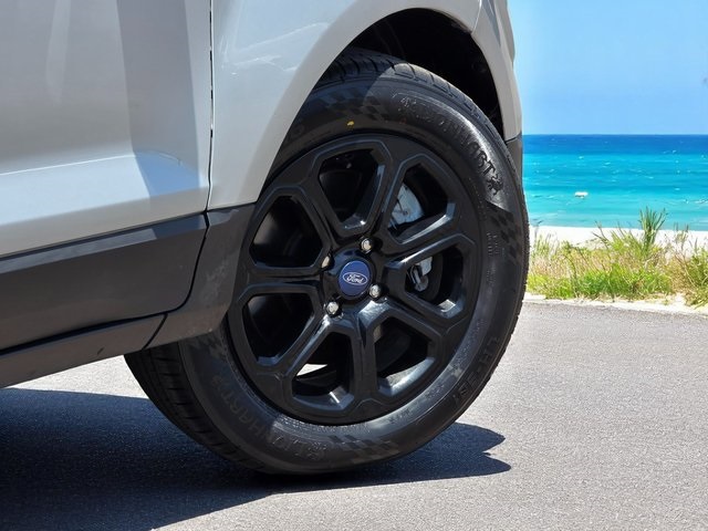 Vehicle image 8 of 41
