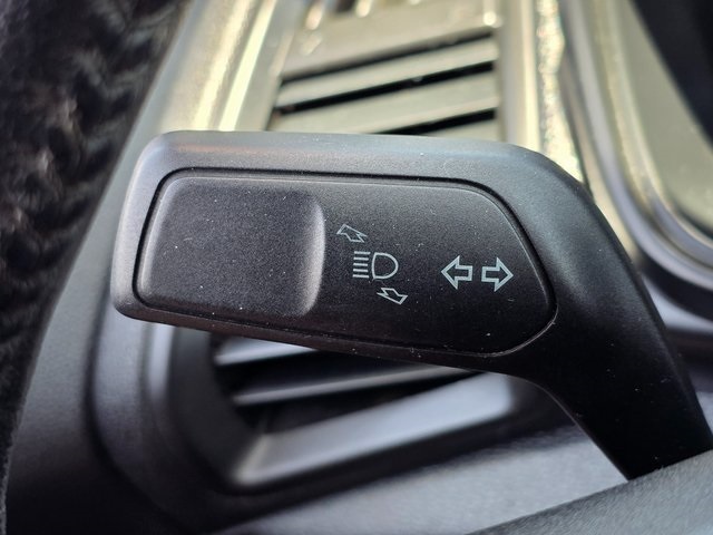 Vehicle image 38 of 41