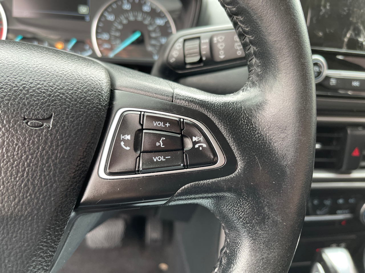 Vehicle image 25 of 29