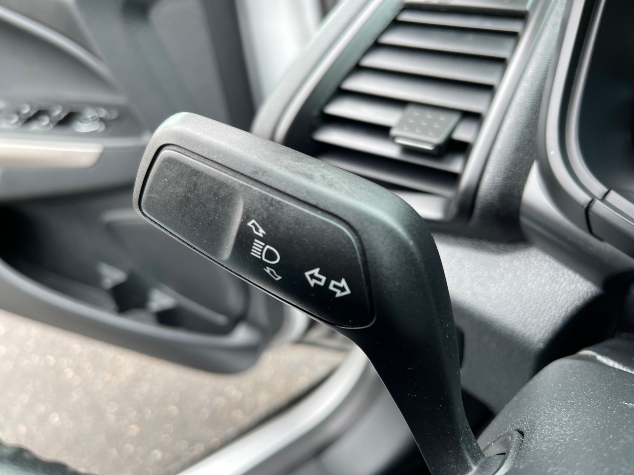 Vehicle image 27 of 29