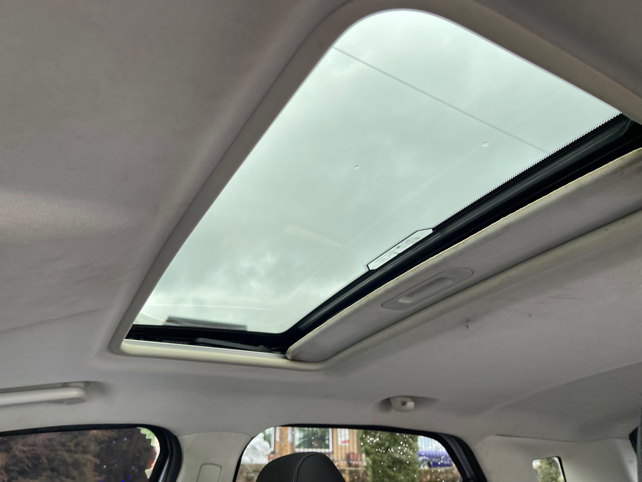 Vehicle image 17 of 29