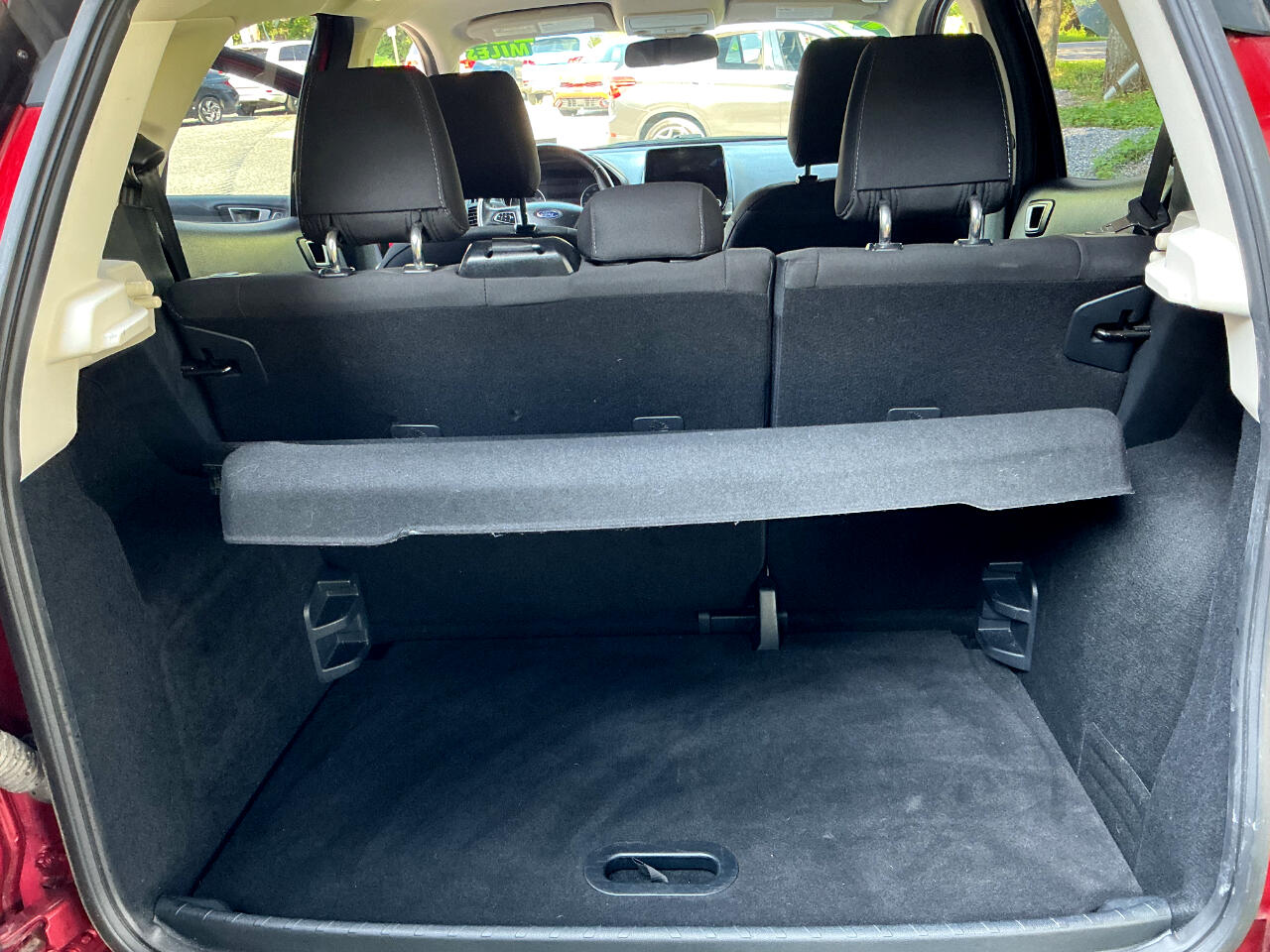 2019 Ford EcoSport SE Image 8 of 19