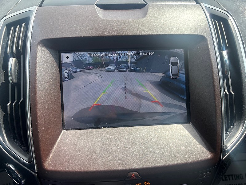 Vehicle image 19 of 35