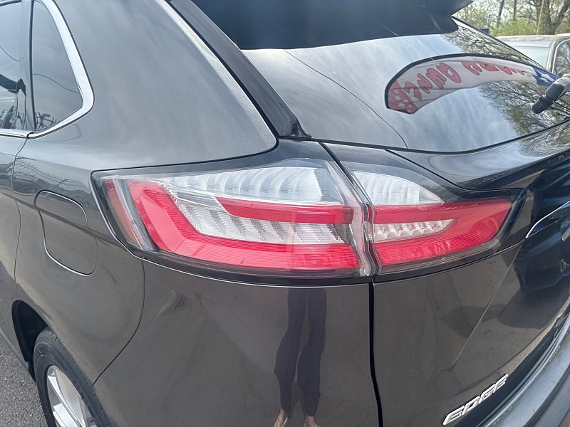 Vehicle image 22 of 35