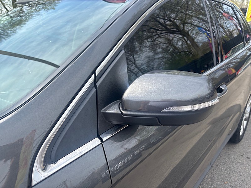 Vehicle image 21 of 35
