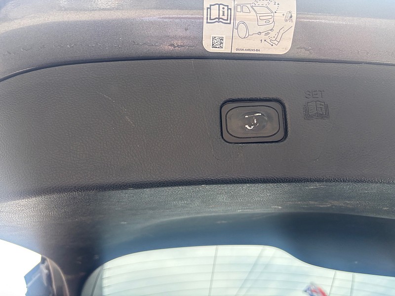 Vehicle image 27 of 35