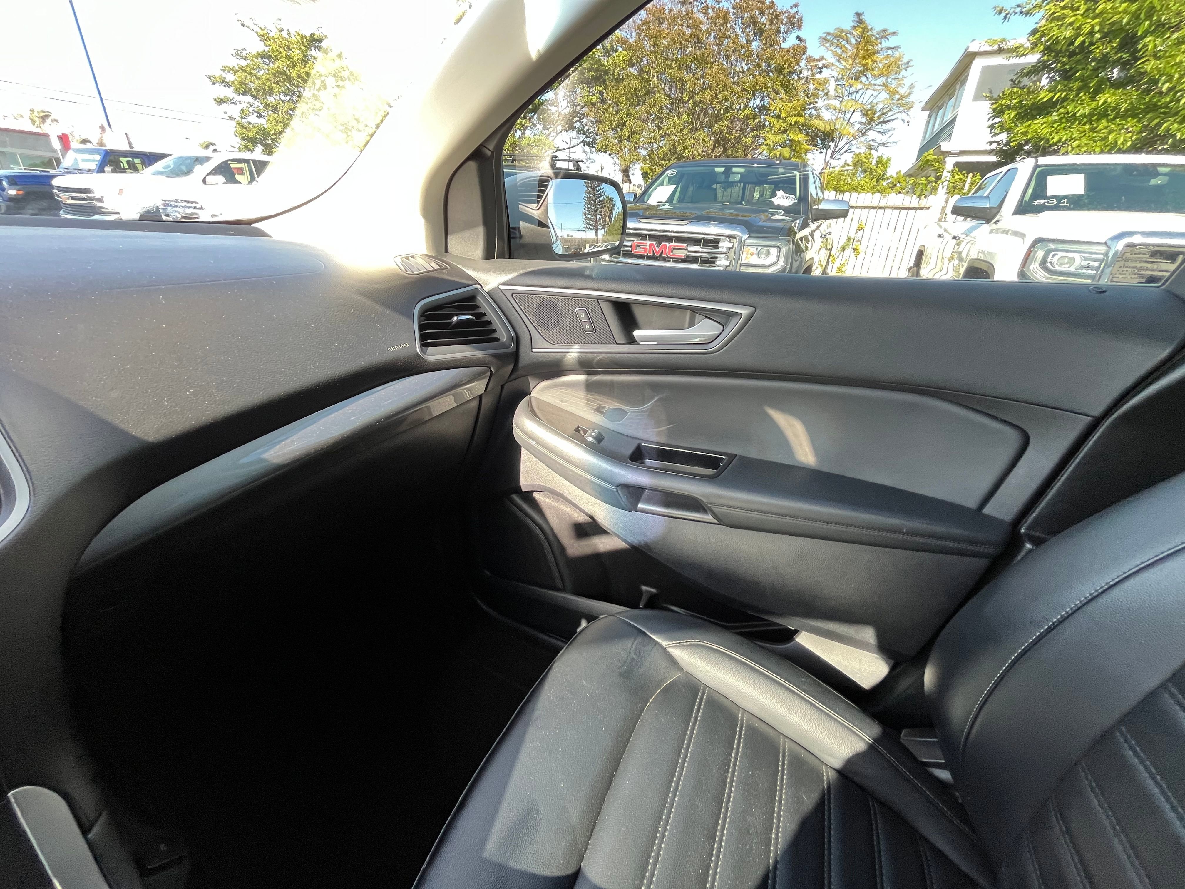 Vehicle image 53 of 72
