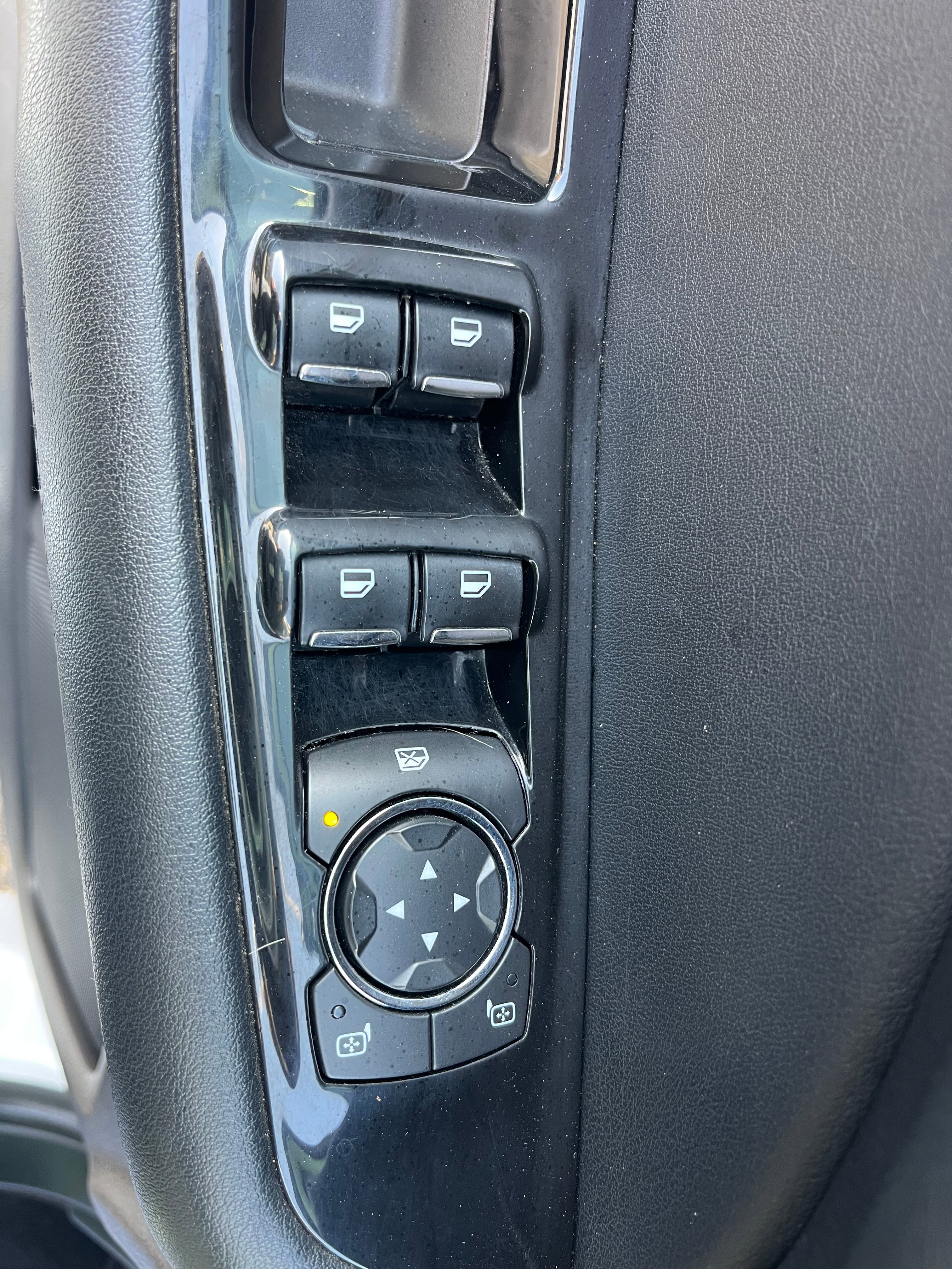 Vehicle image 35 of 72