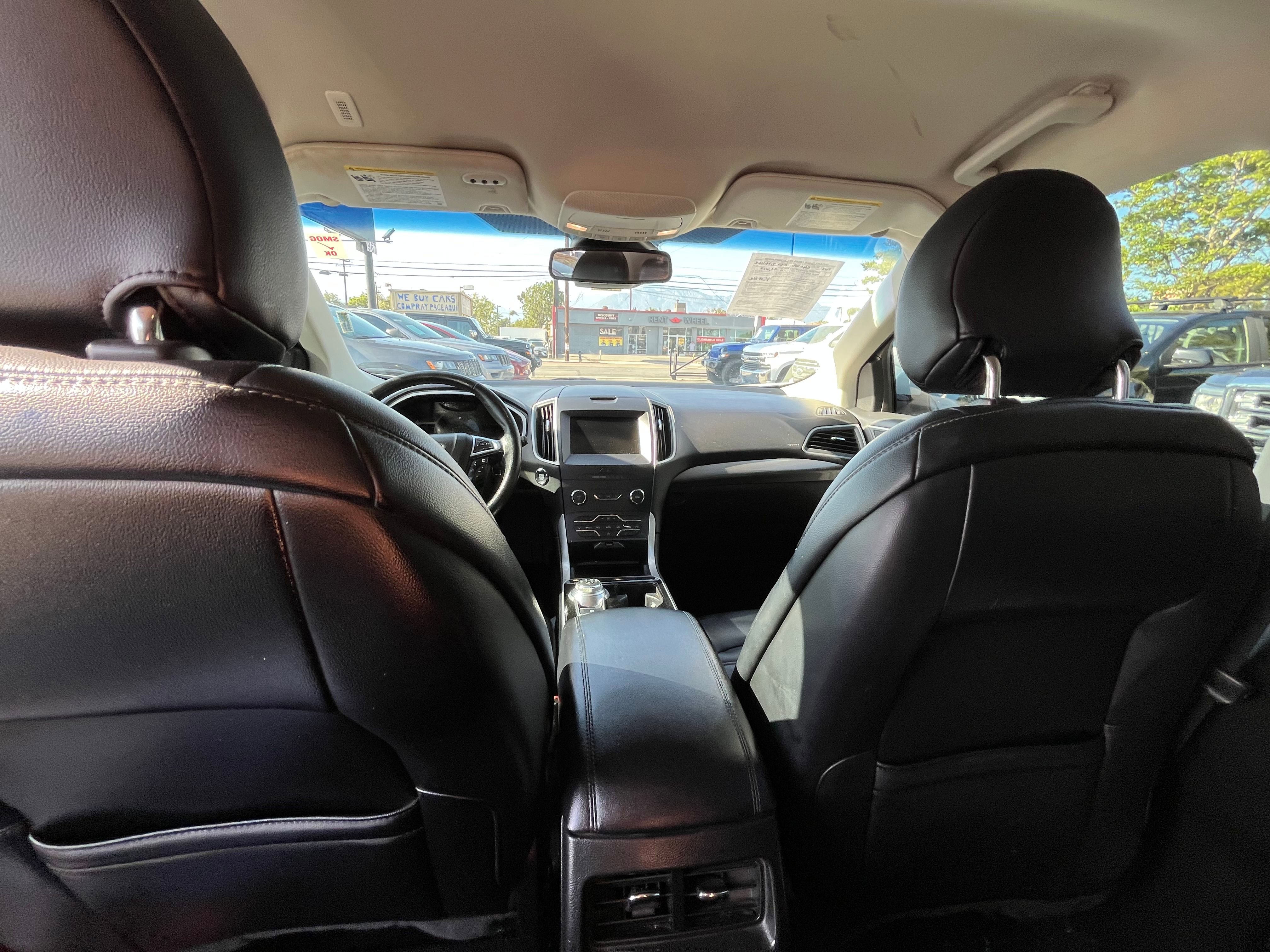 Vehicle image 34 of 72