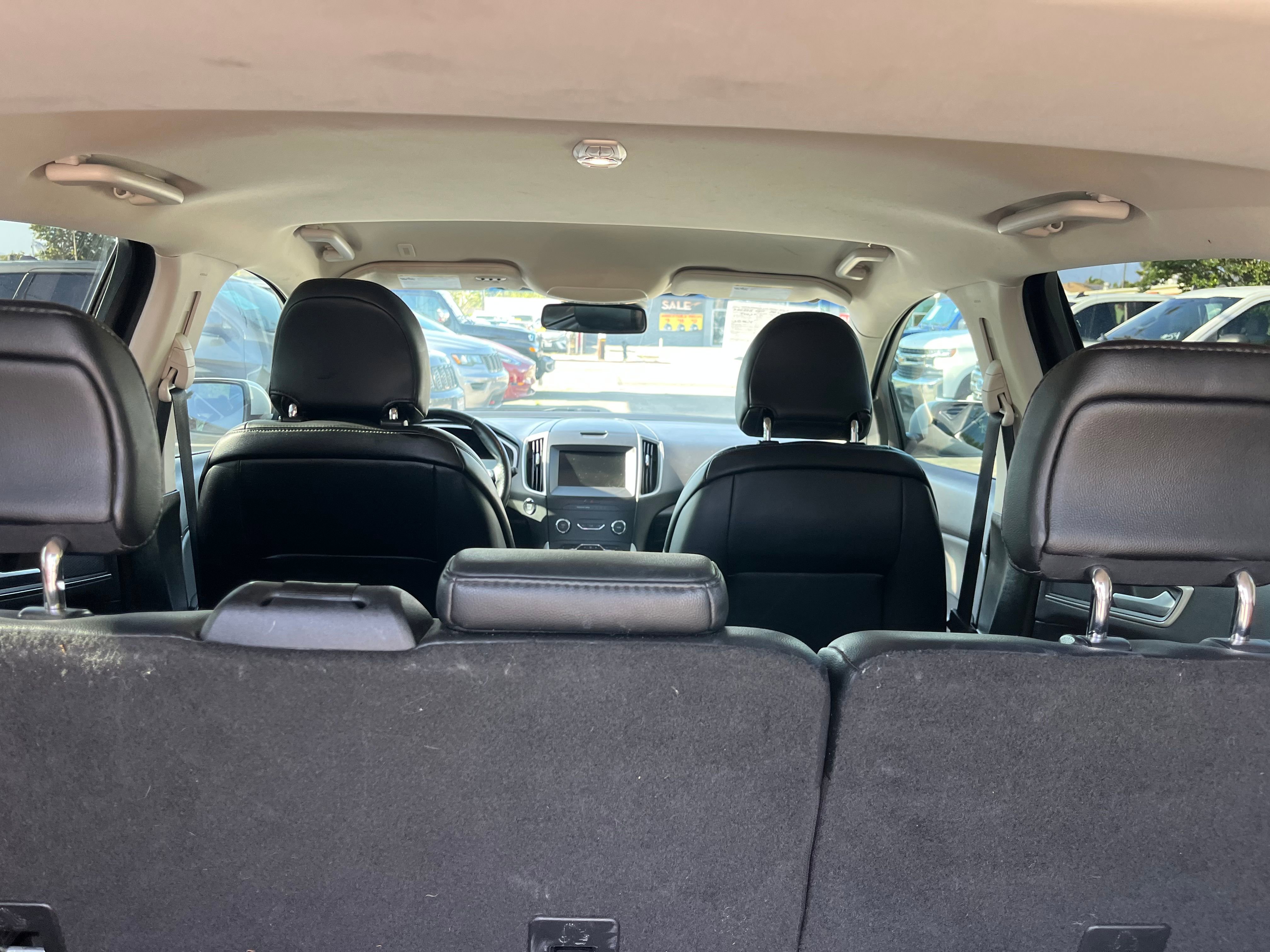 Vehicle image 27 of 72