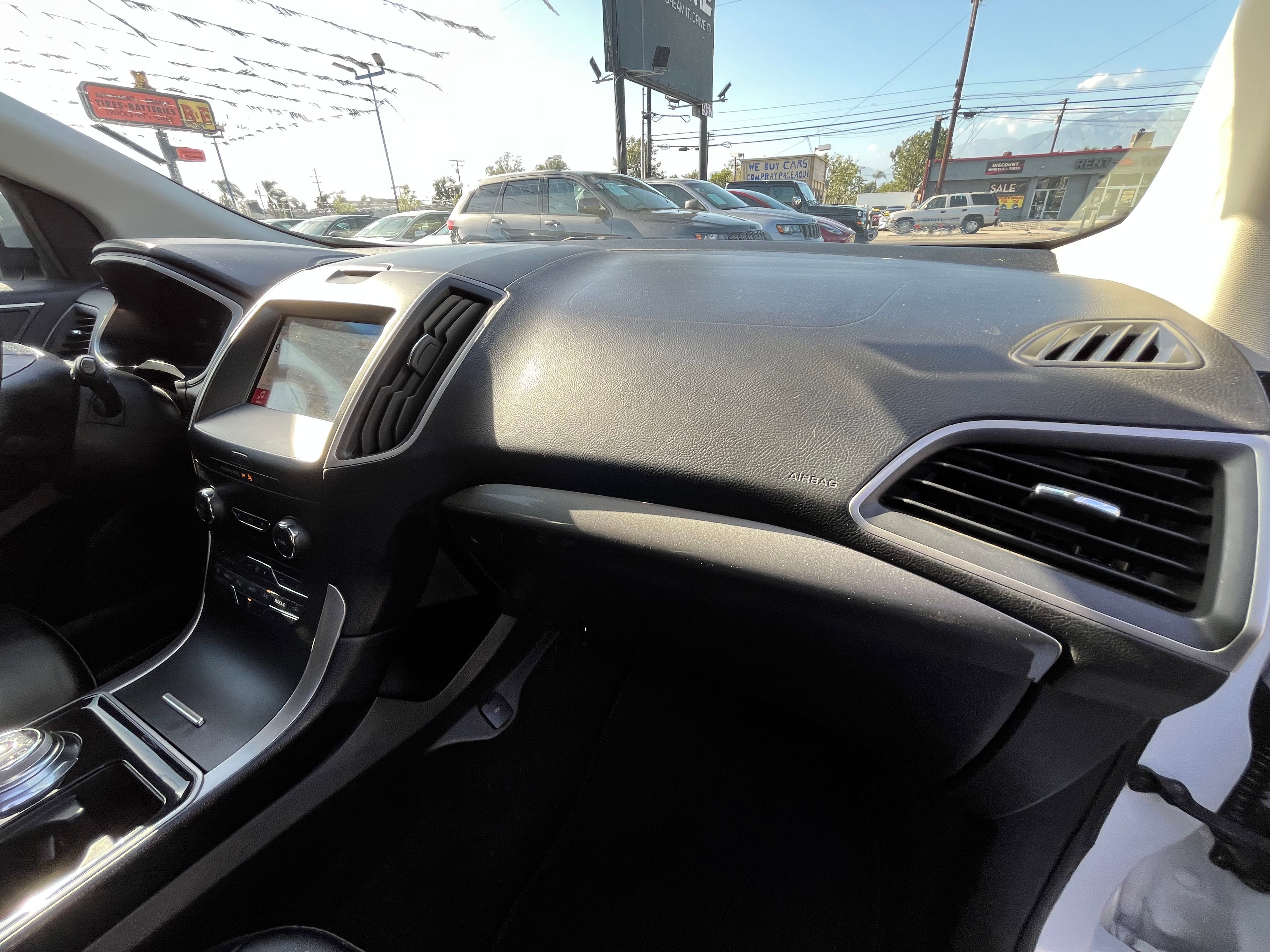 Vehicle image 60 of 72