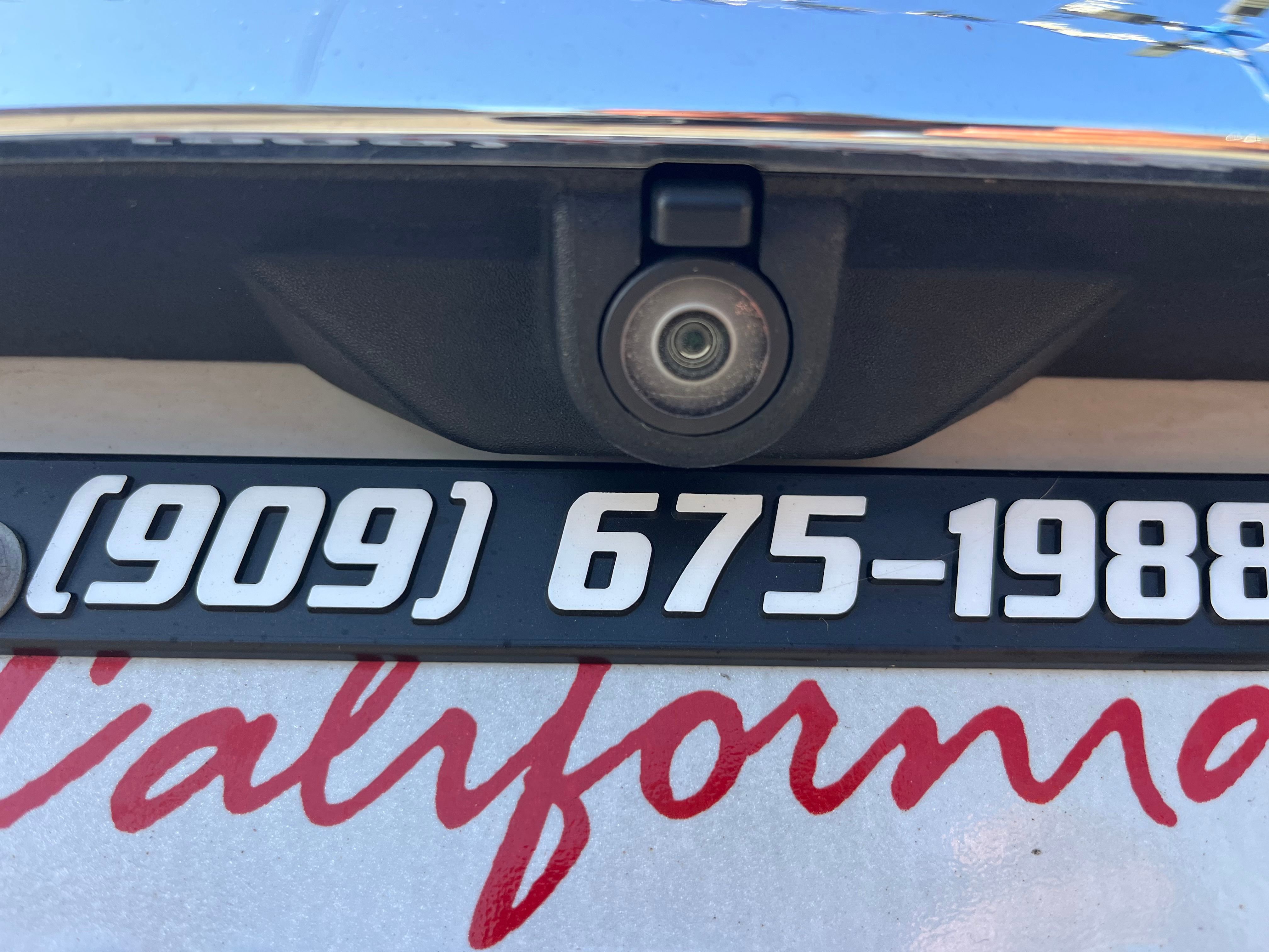 Vehicle image 23 of 72