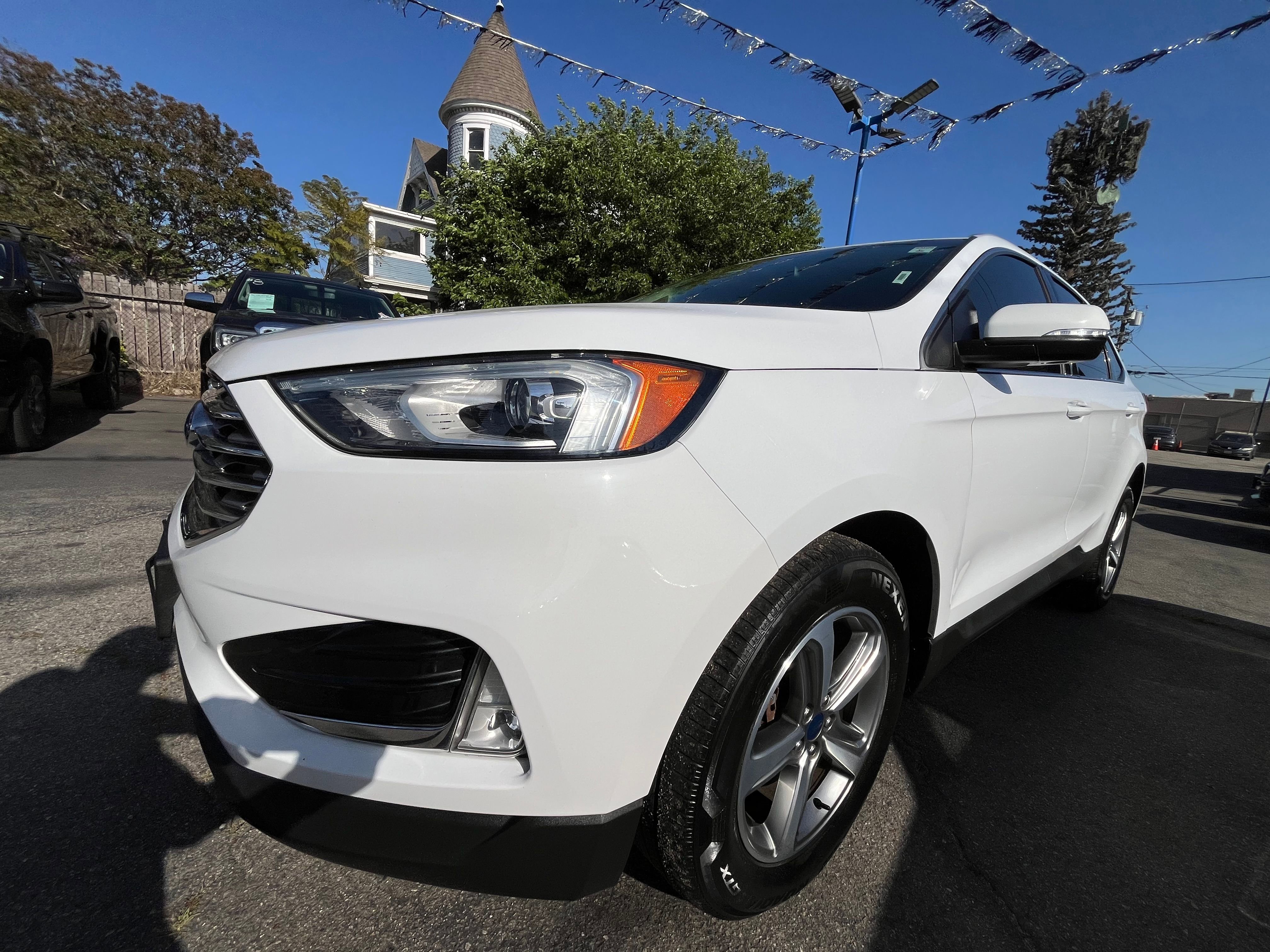 Vehicle image 5 of 72