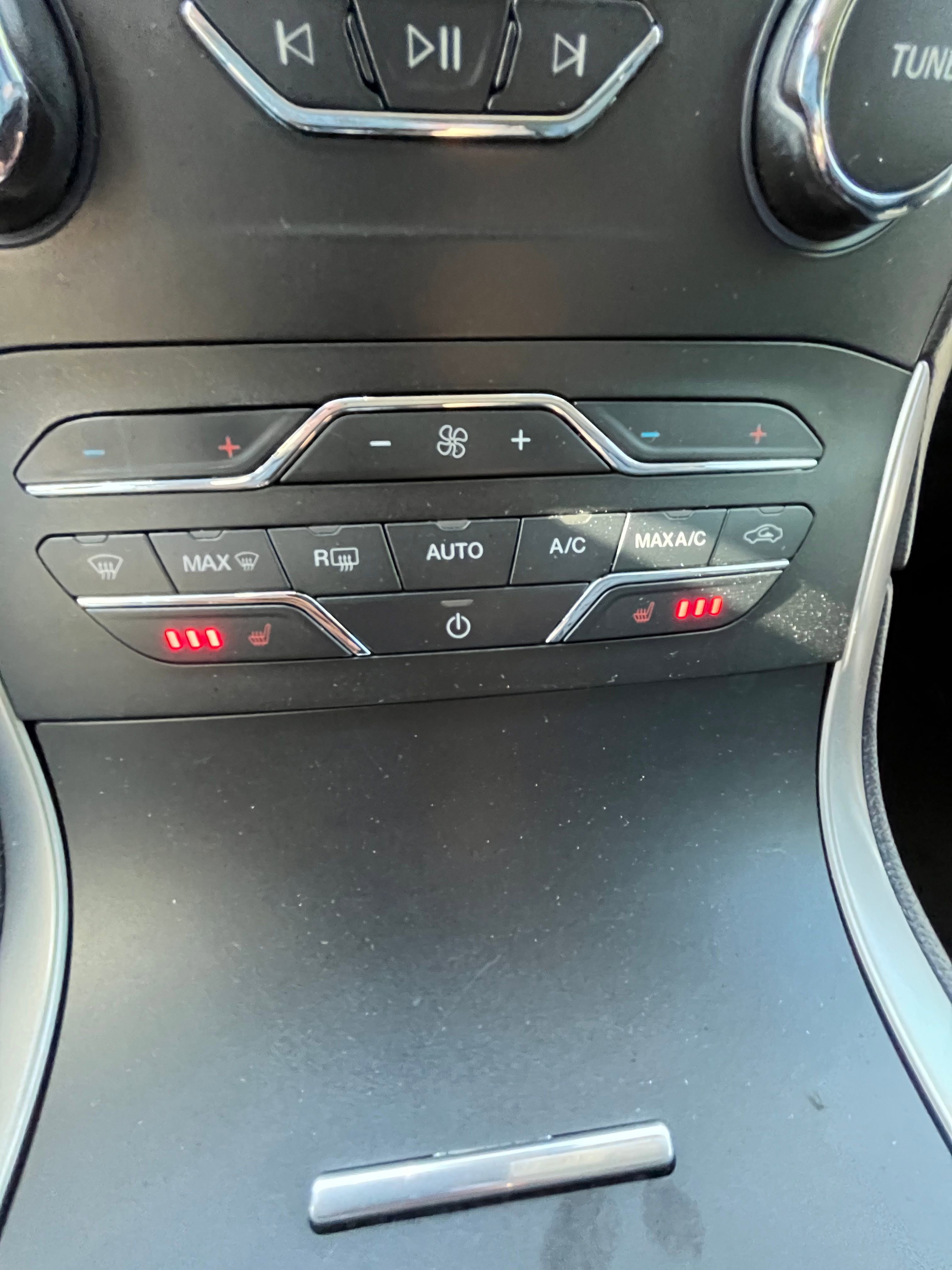 Vehicle image 51 of 72