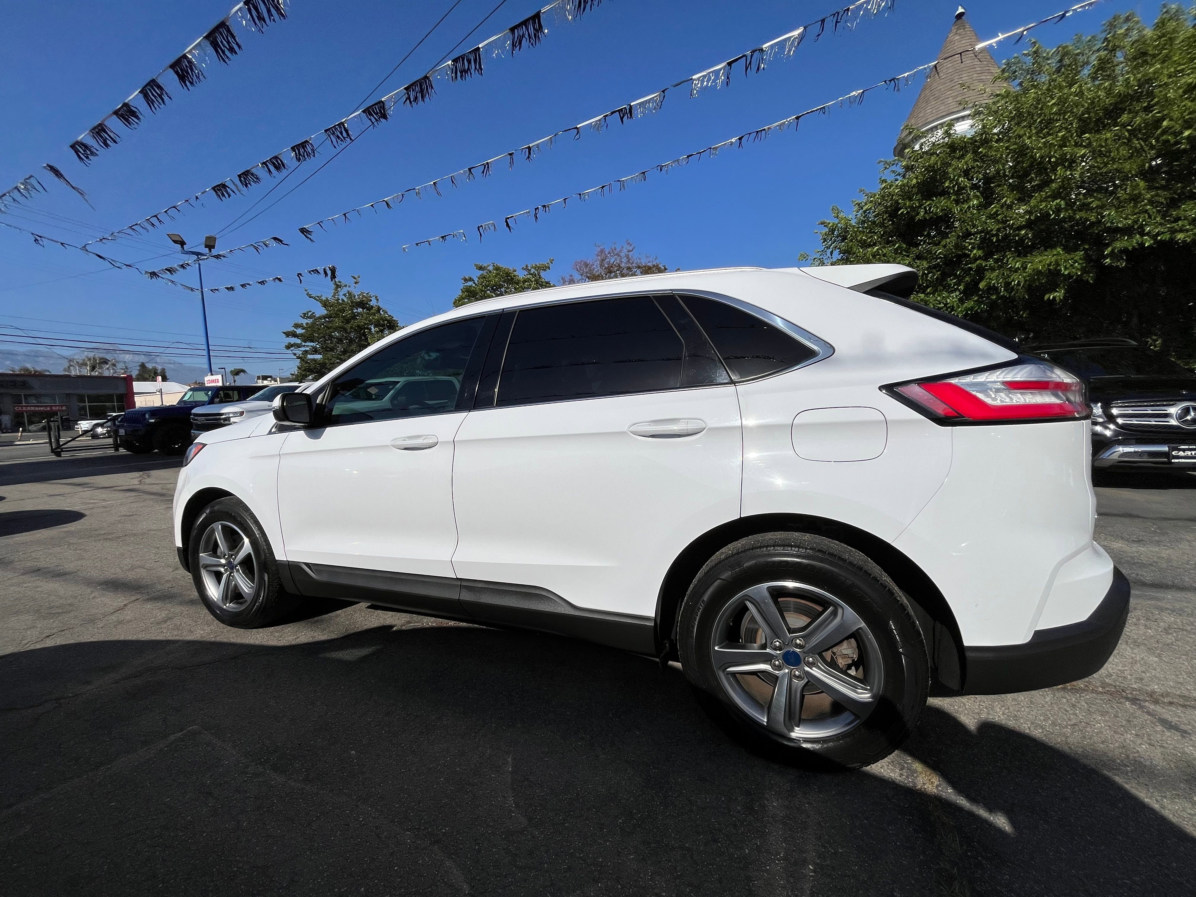 Vehicle image 18 of 72