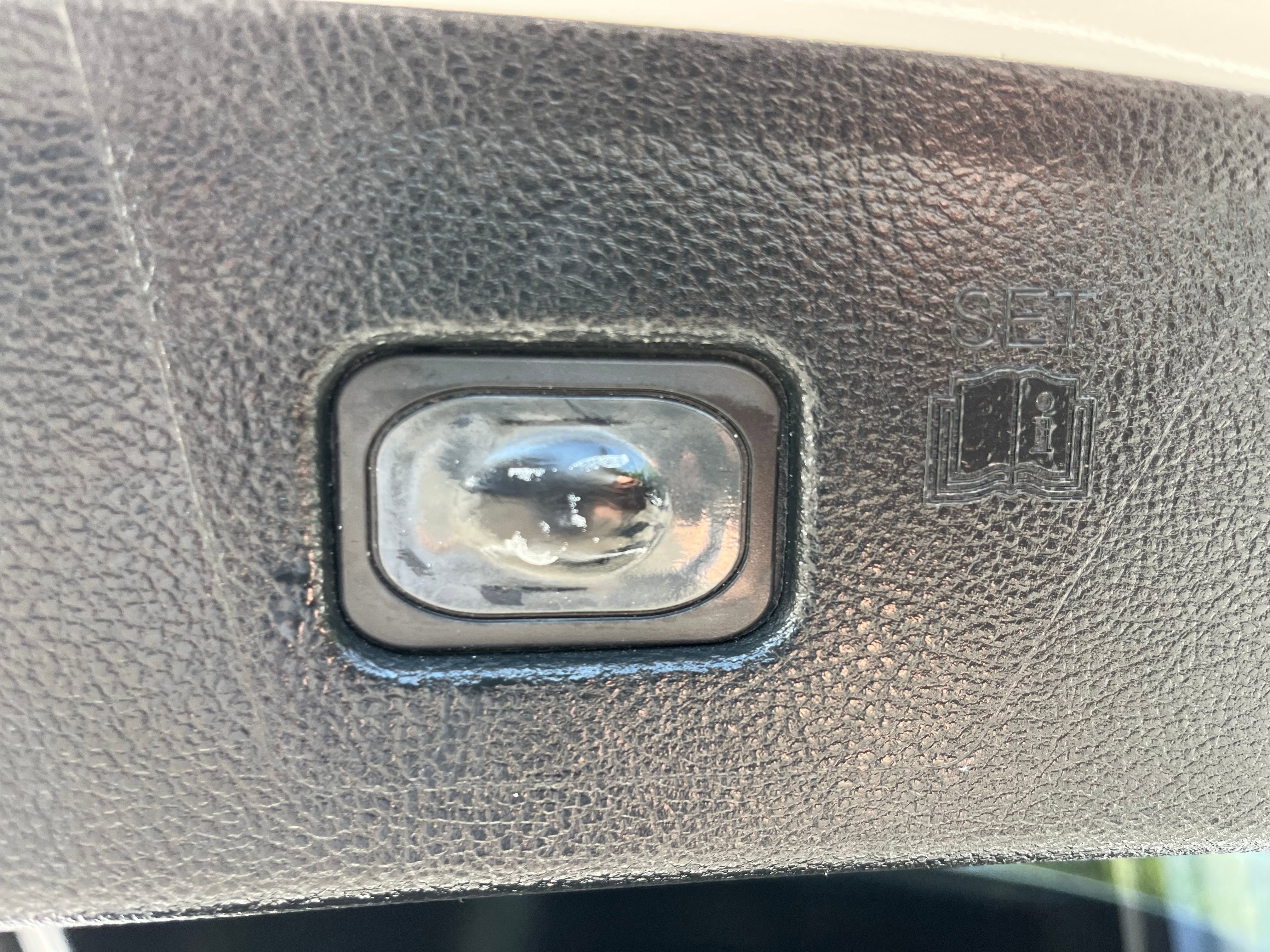 Vehicle image 25 of 72