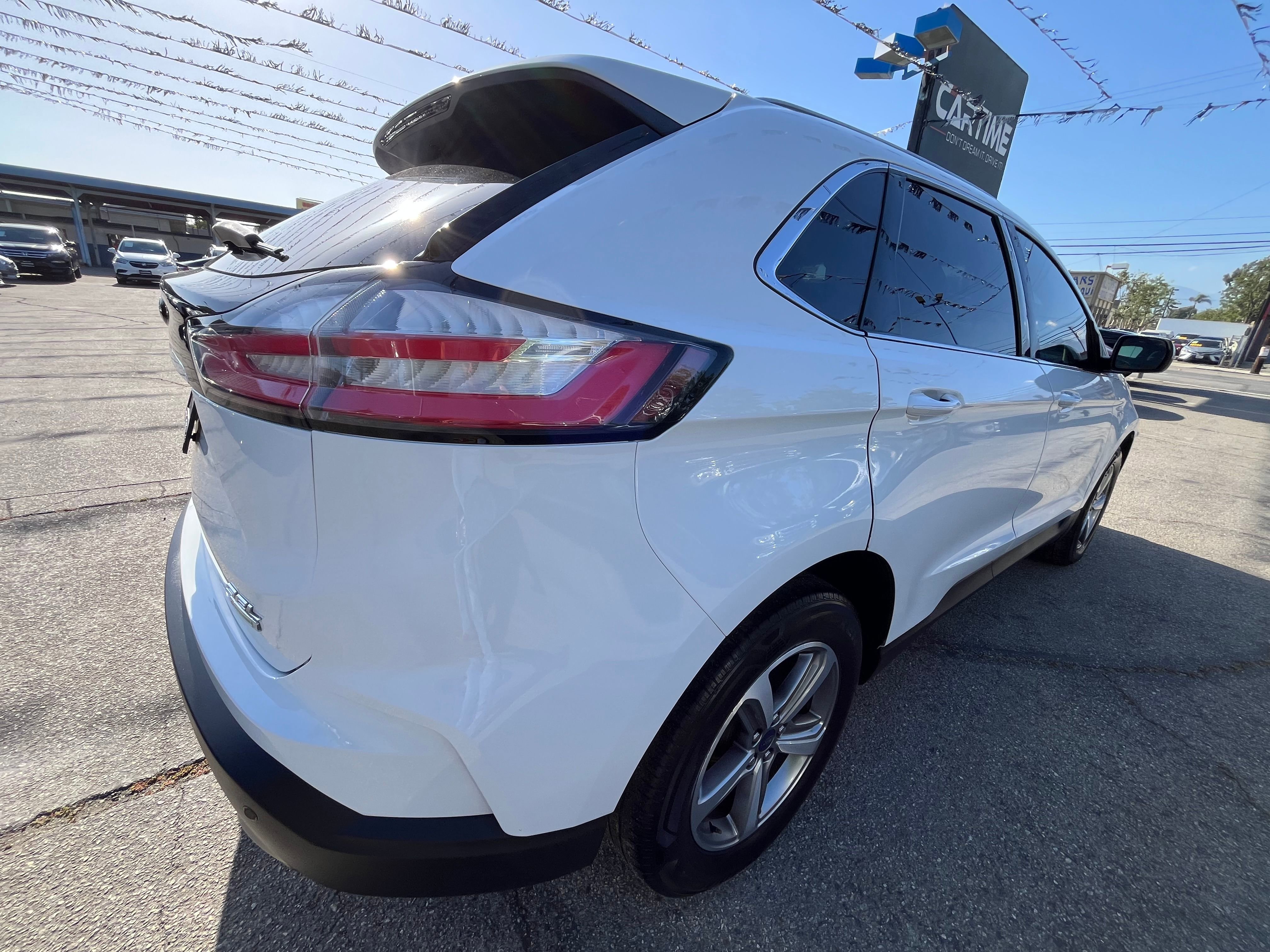 Vehicle image 16 of 72