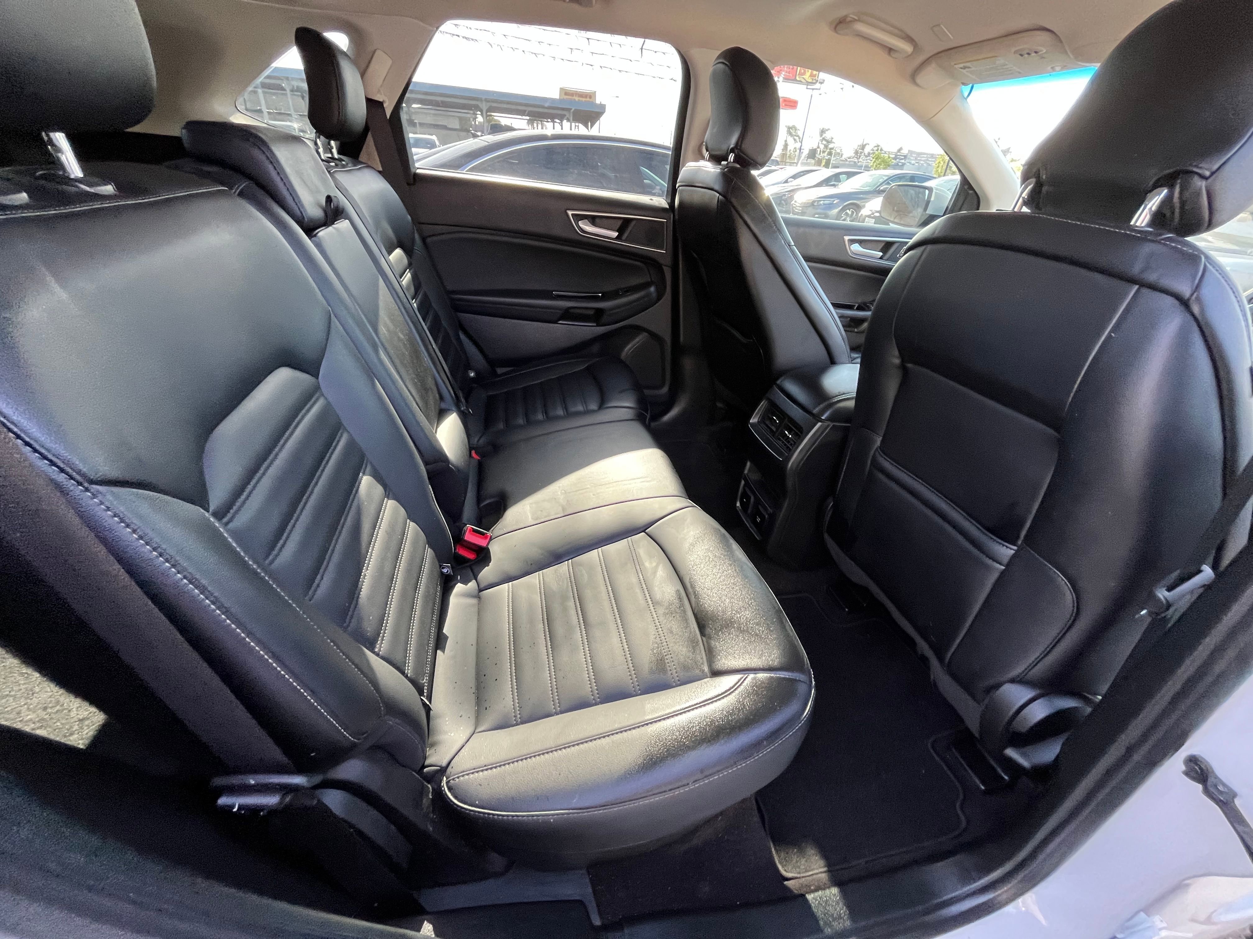 Vehicle image 65 of 72