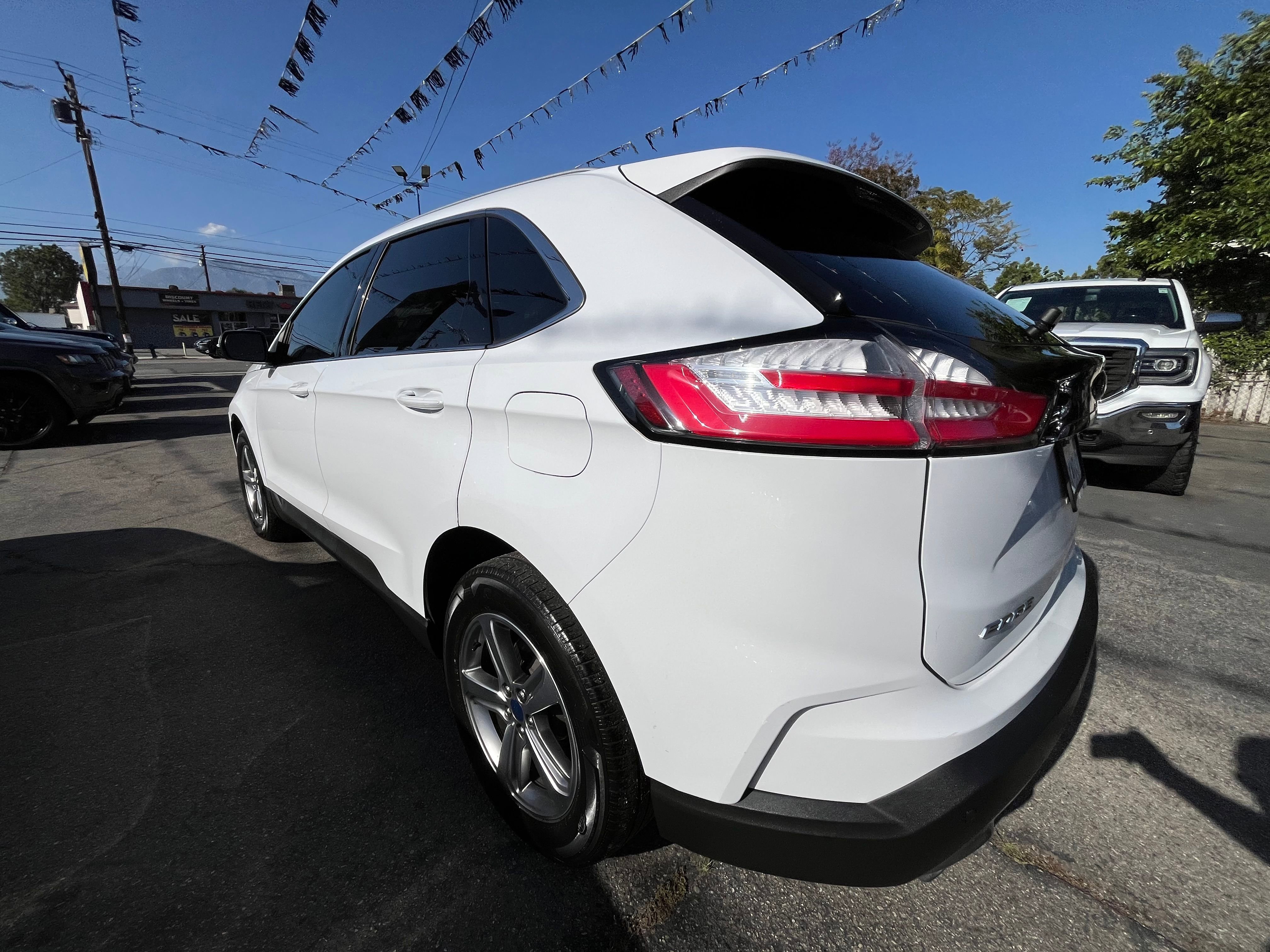 Vehicle image 19 of 72
