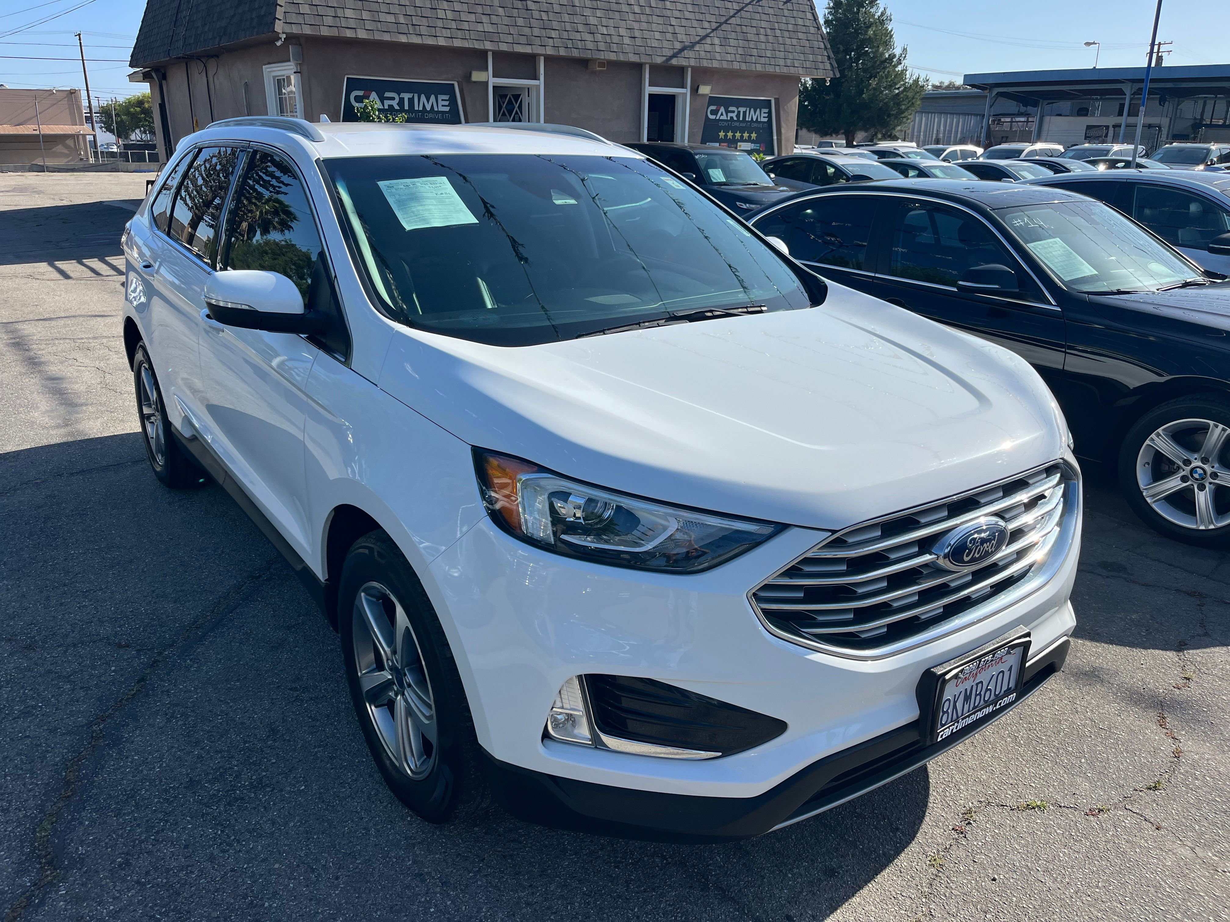 Vehicle image 10 of 72