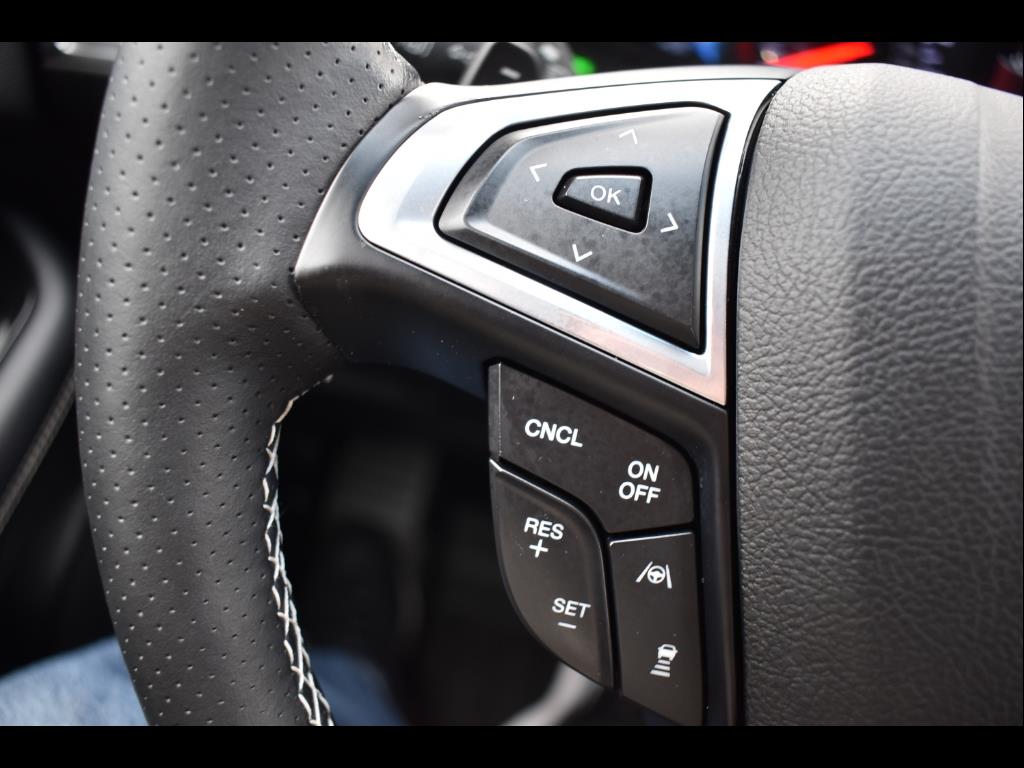 Vehicle image 23 of 30