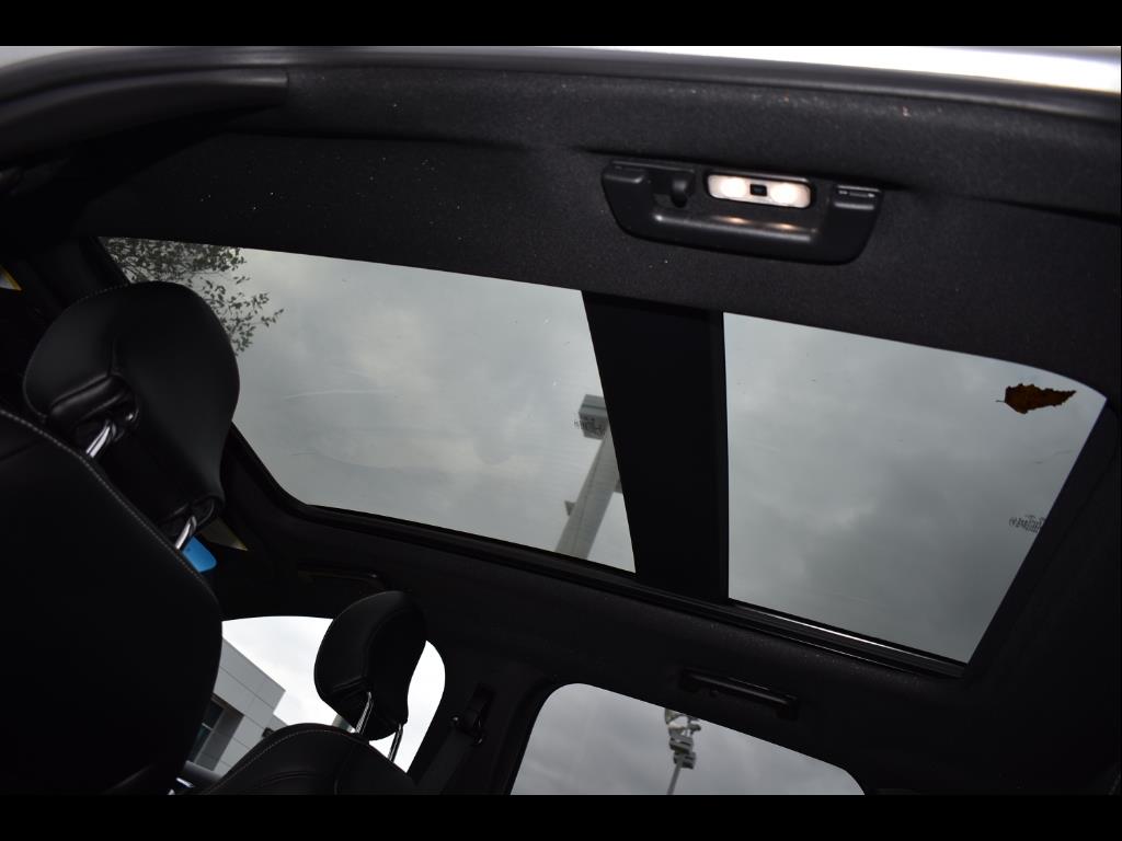Vehicle image 8 of 30