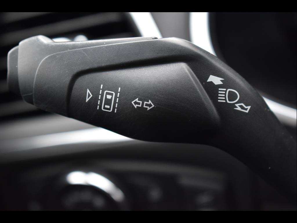 Vehicle image 25 of 30