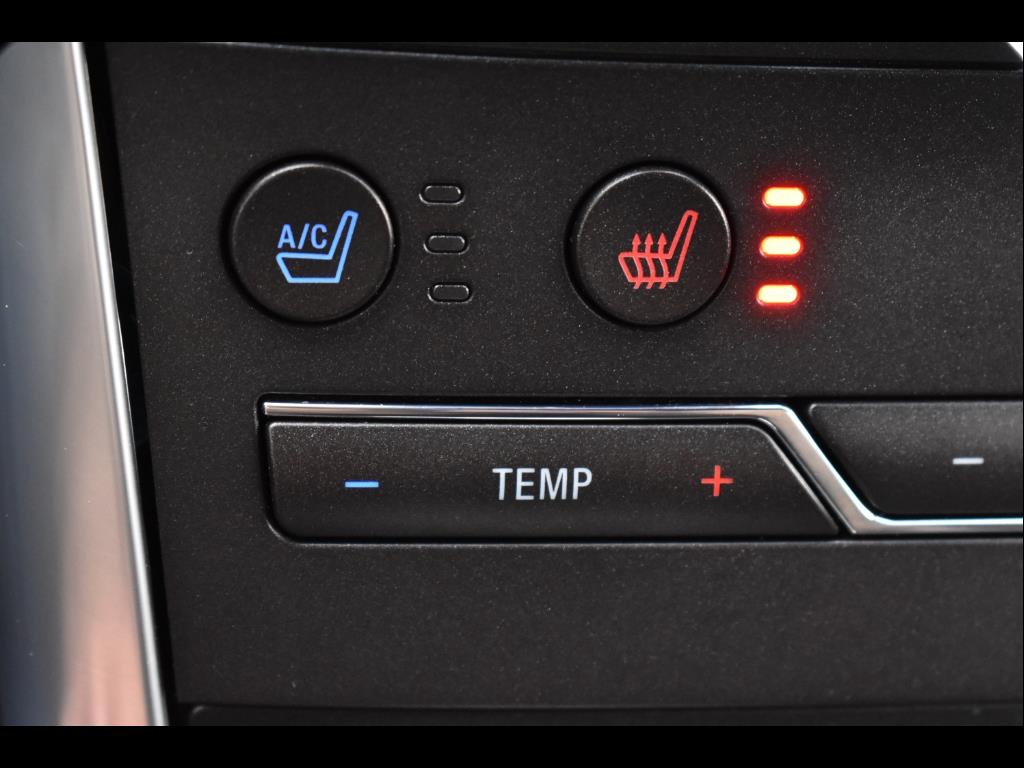 Vehicle image 13 of 30