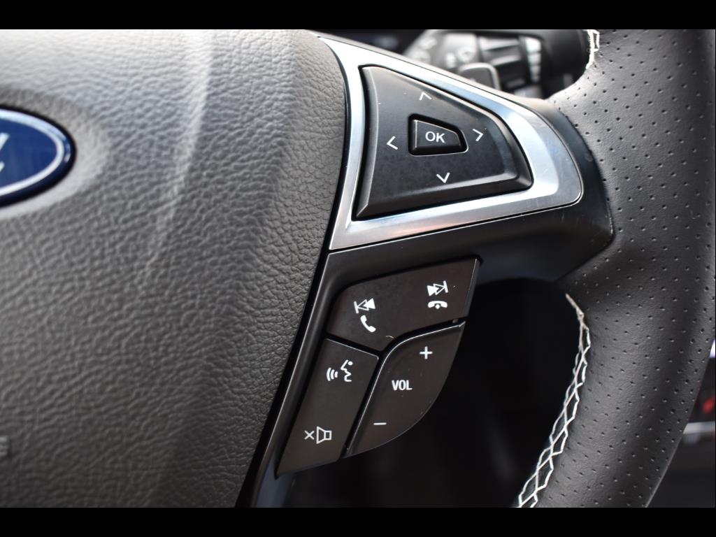 Vehicle image 24 of 30