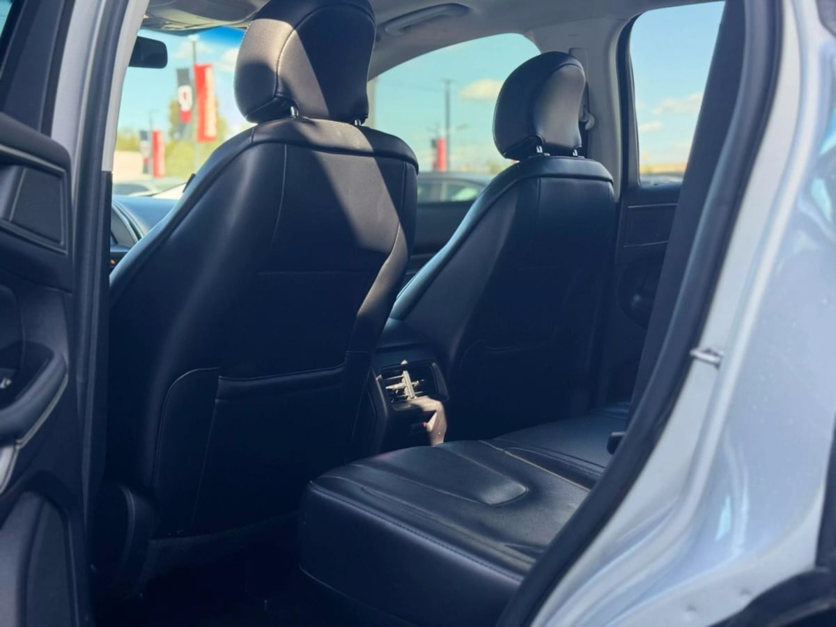 Vehicle image 18 of 36