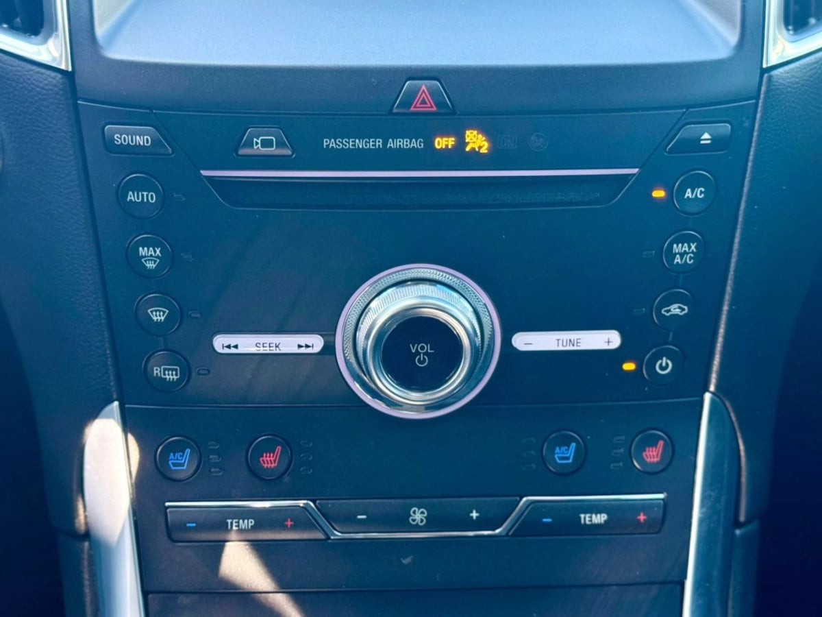 Vehicle image 25 of 36