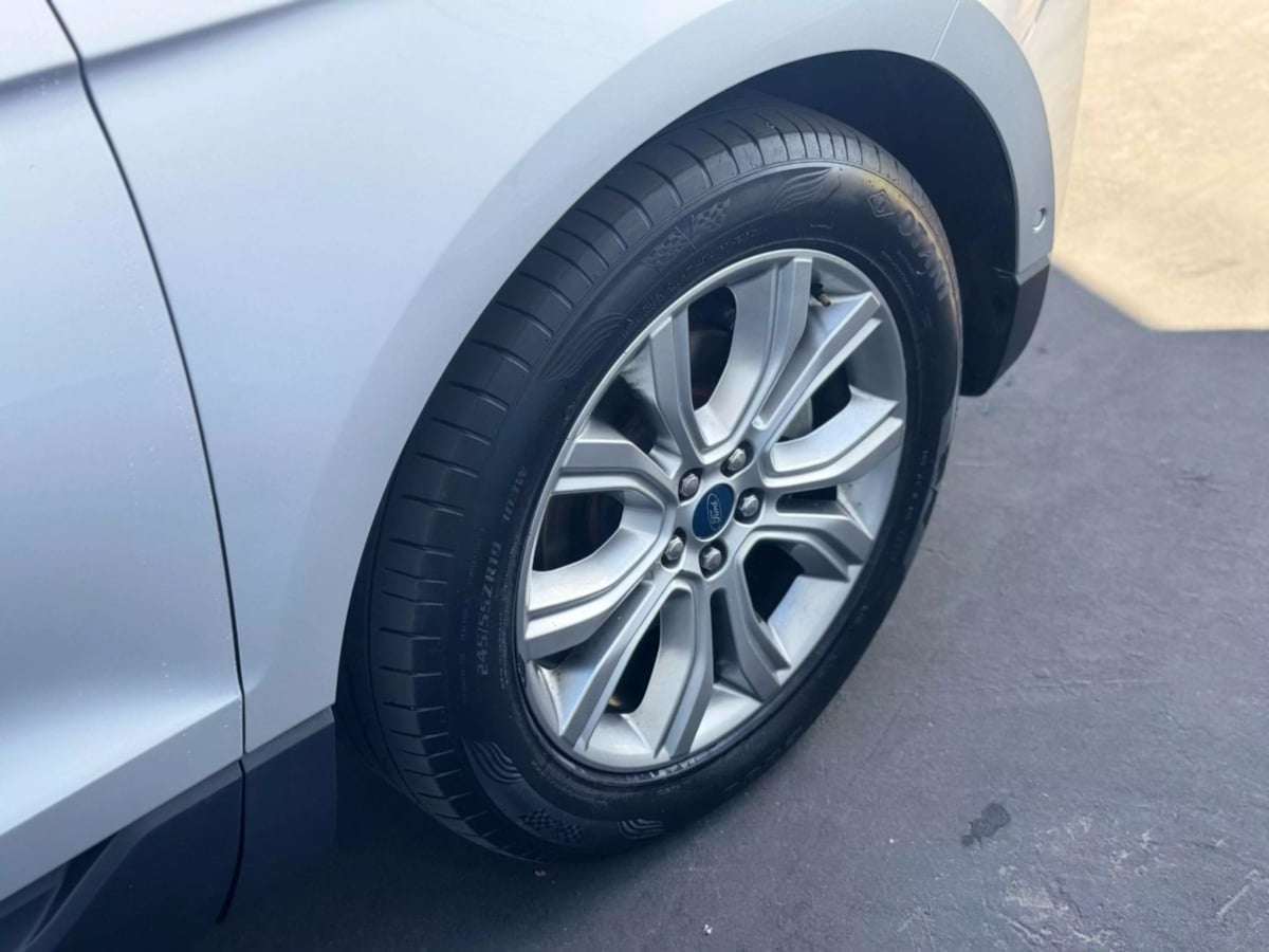 Vehicle image 11 of 36