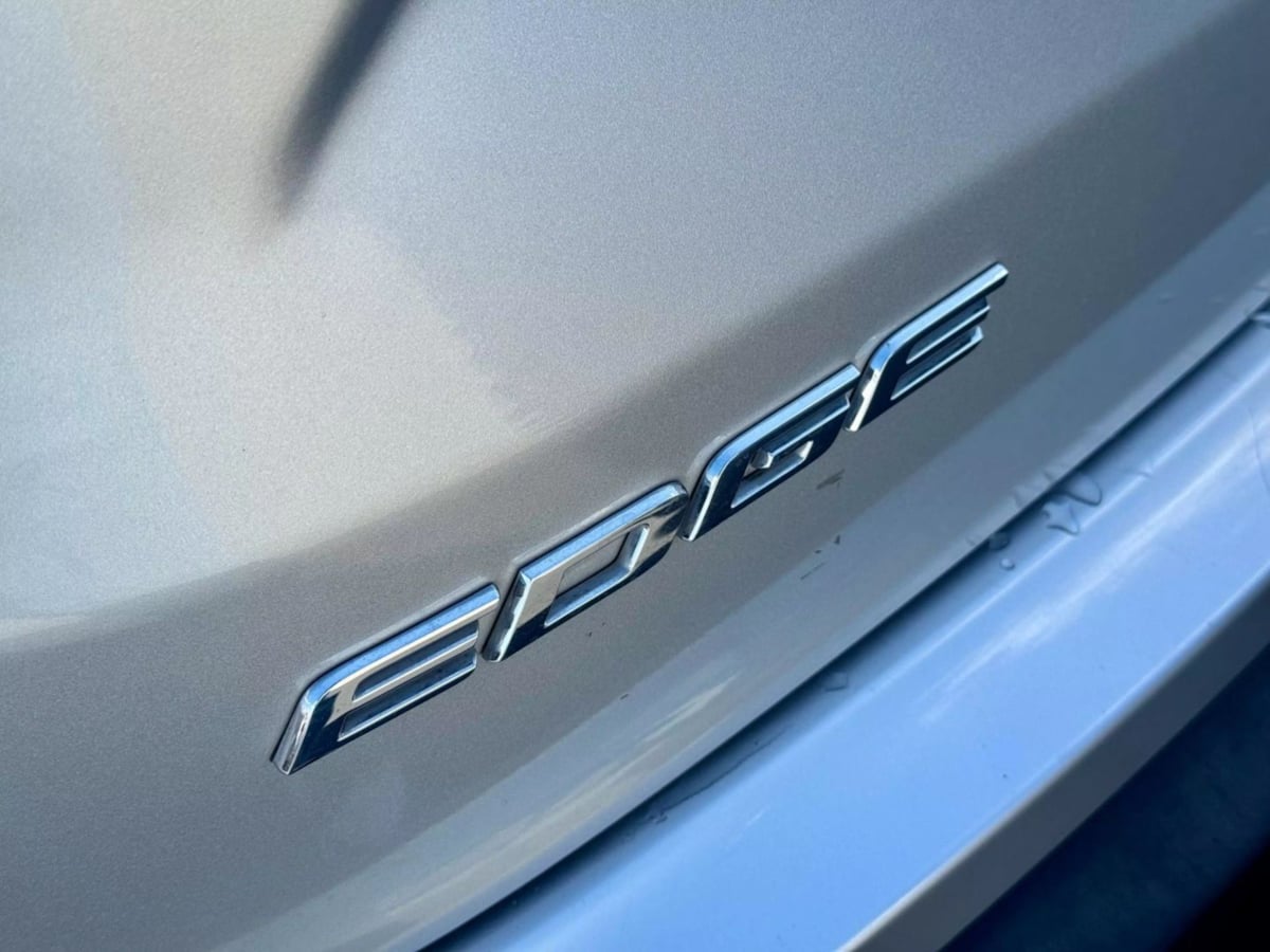 Vehicle image 16 of 36