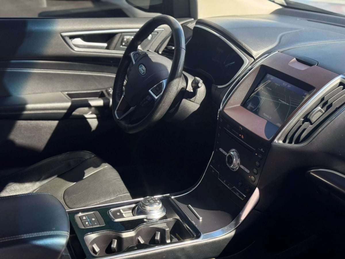 Vehicle image 12 of 36