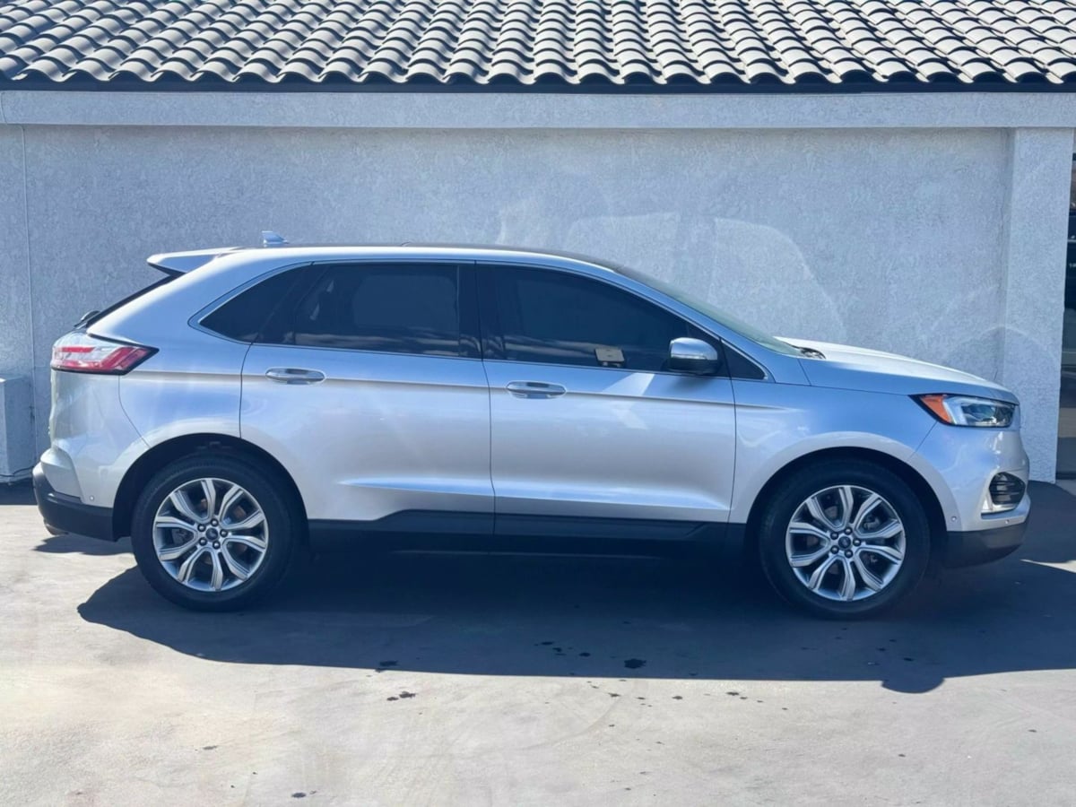 Vehicle image 4 of 36