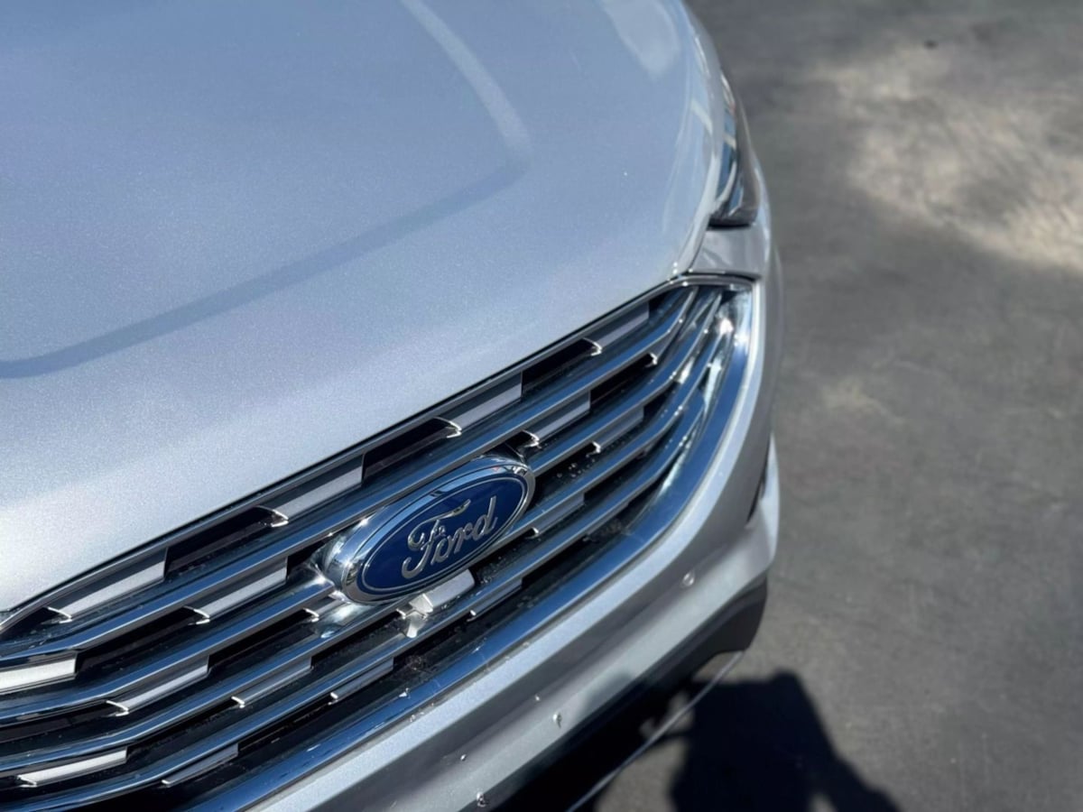 Vehicle image 10 of 36
