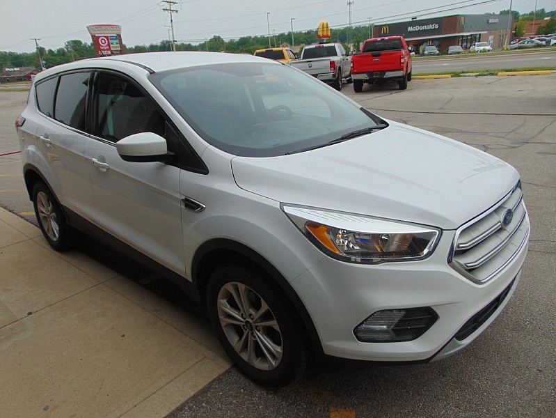 Vehicle image 2 of 9