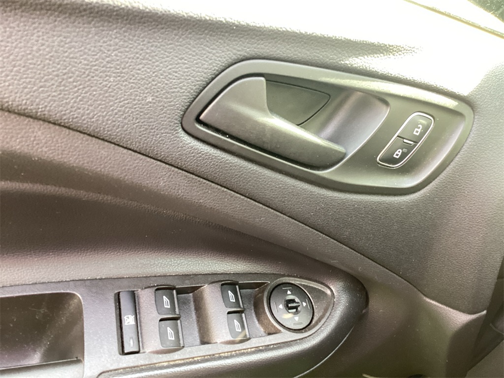 Vehicle image 14 of 19
