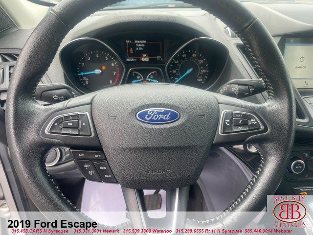 Vehicle image 15 of 16