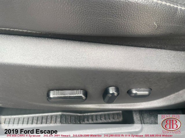 Vehicle image 13 of 16