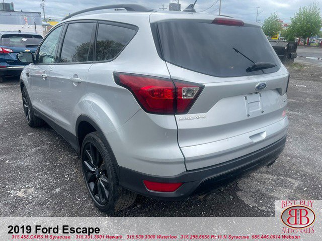 Vehicle image 7 of 16
