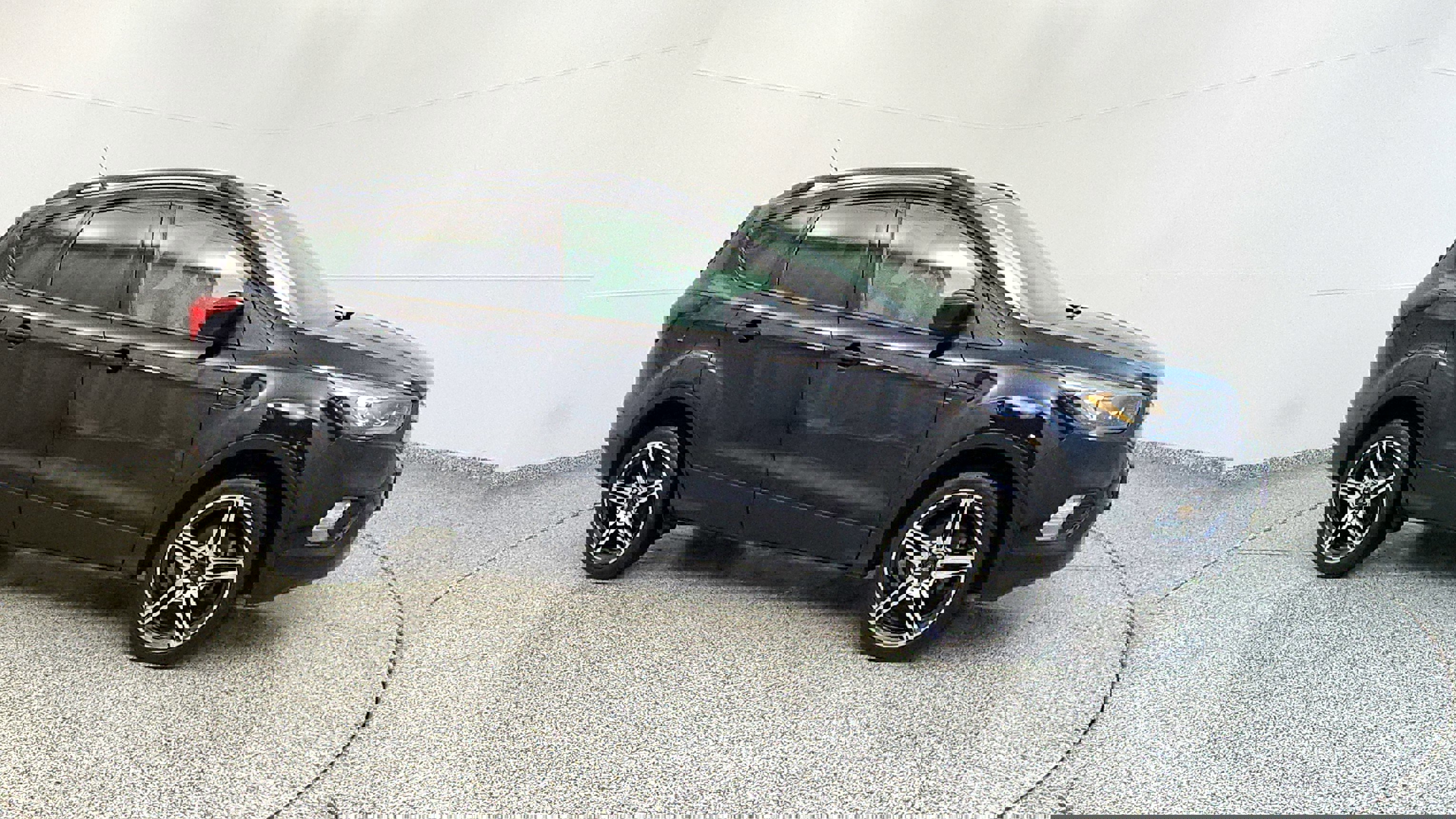 Vehicle image 3 of 32