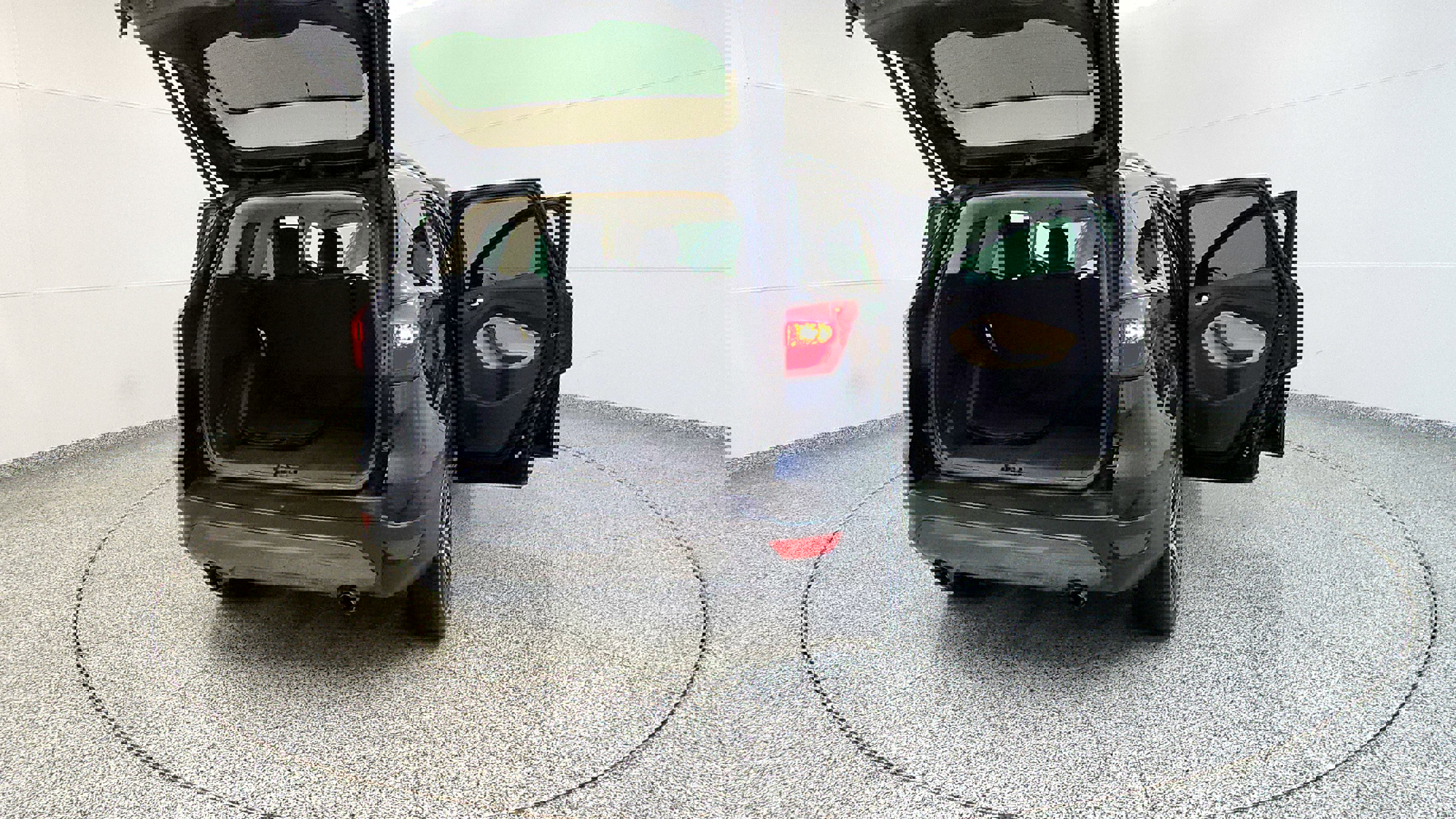 Vehicle image 18 of 32