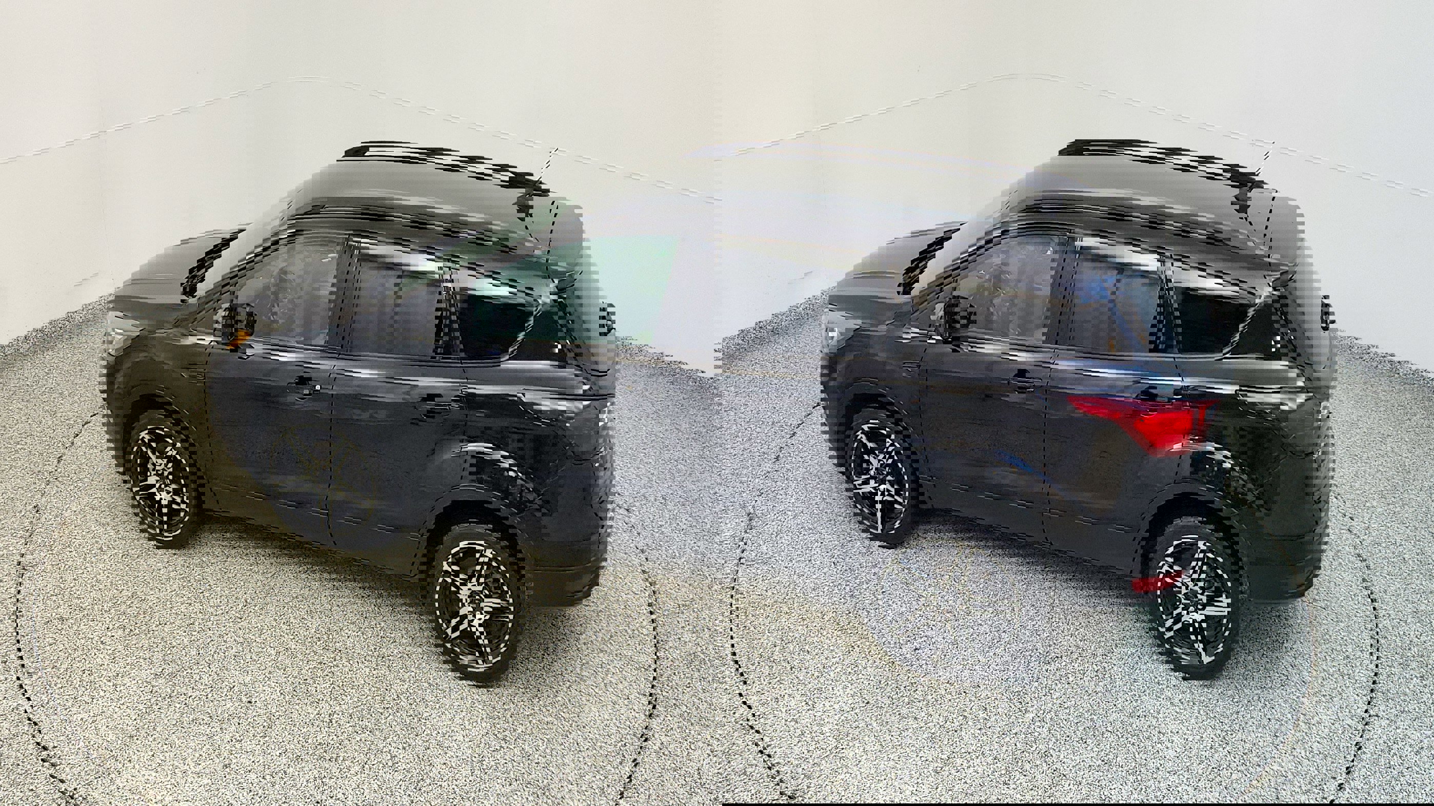 Vehicle image 4 of 32