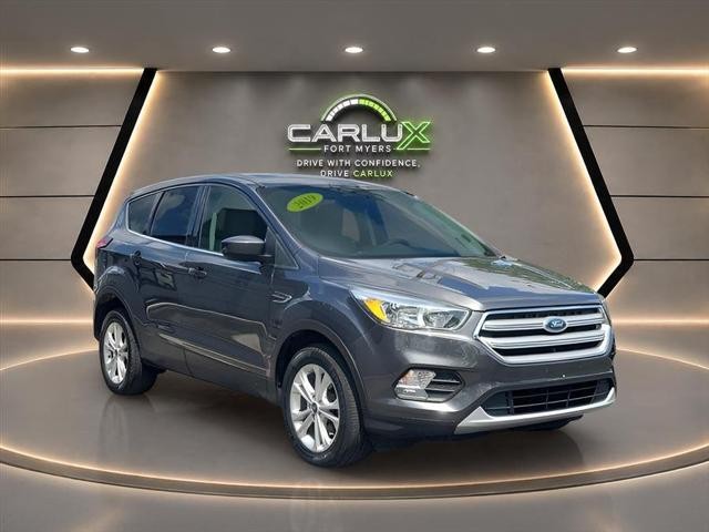 2019 Ford Escape SE Image 3 of 30