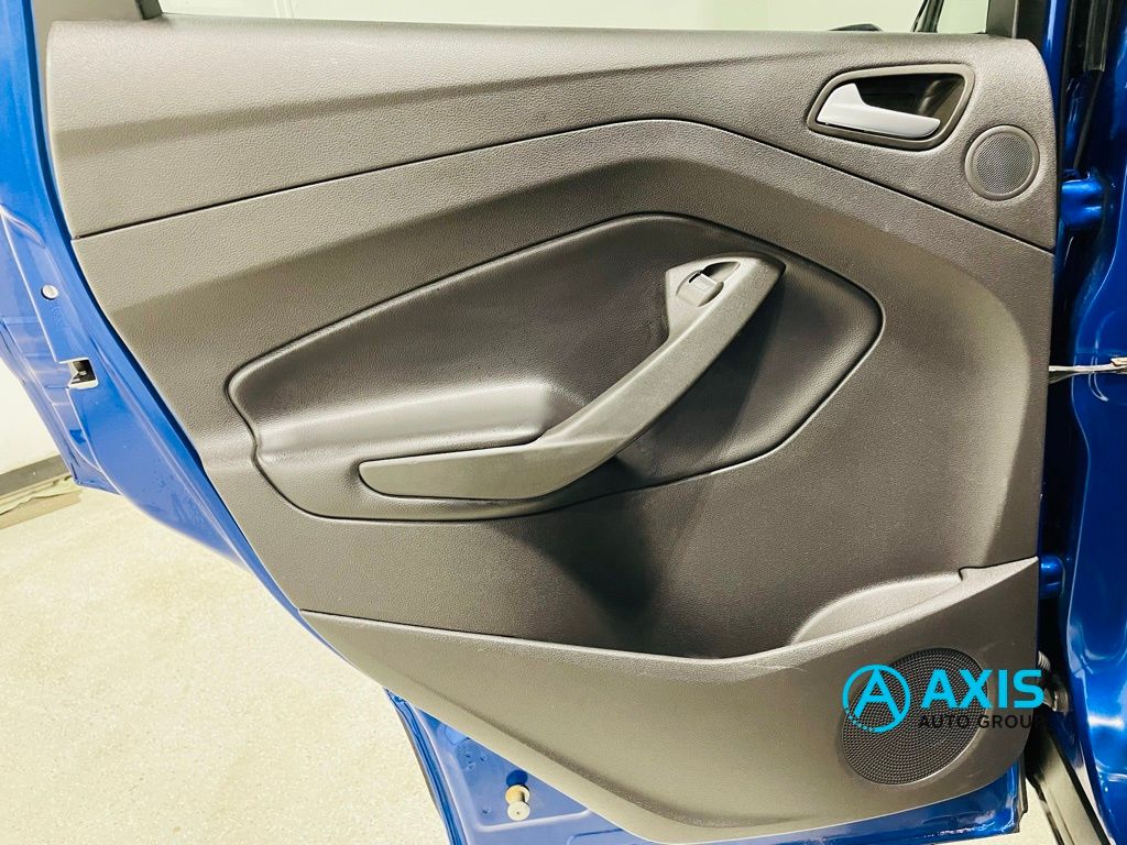 2019 Ford Escape Titanium Image 41 of 46