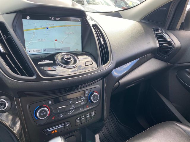 Vehicle image 21 of 33